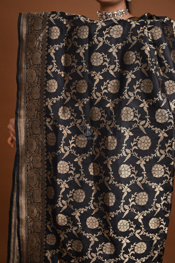 Noushk - Black Handloom Banarasi Silk Dupatta with Gold Zari Floral Jaal-Rutambhara-RUTAMBHARA