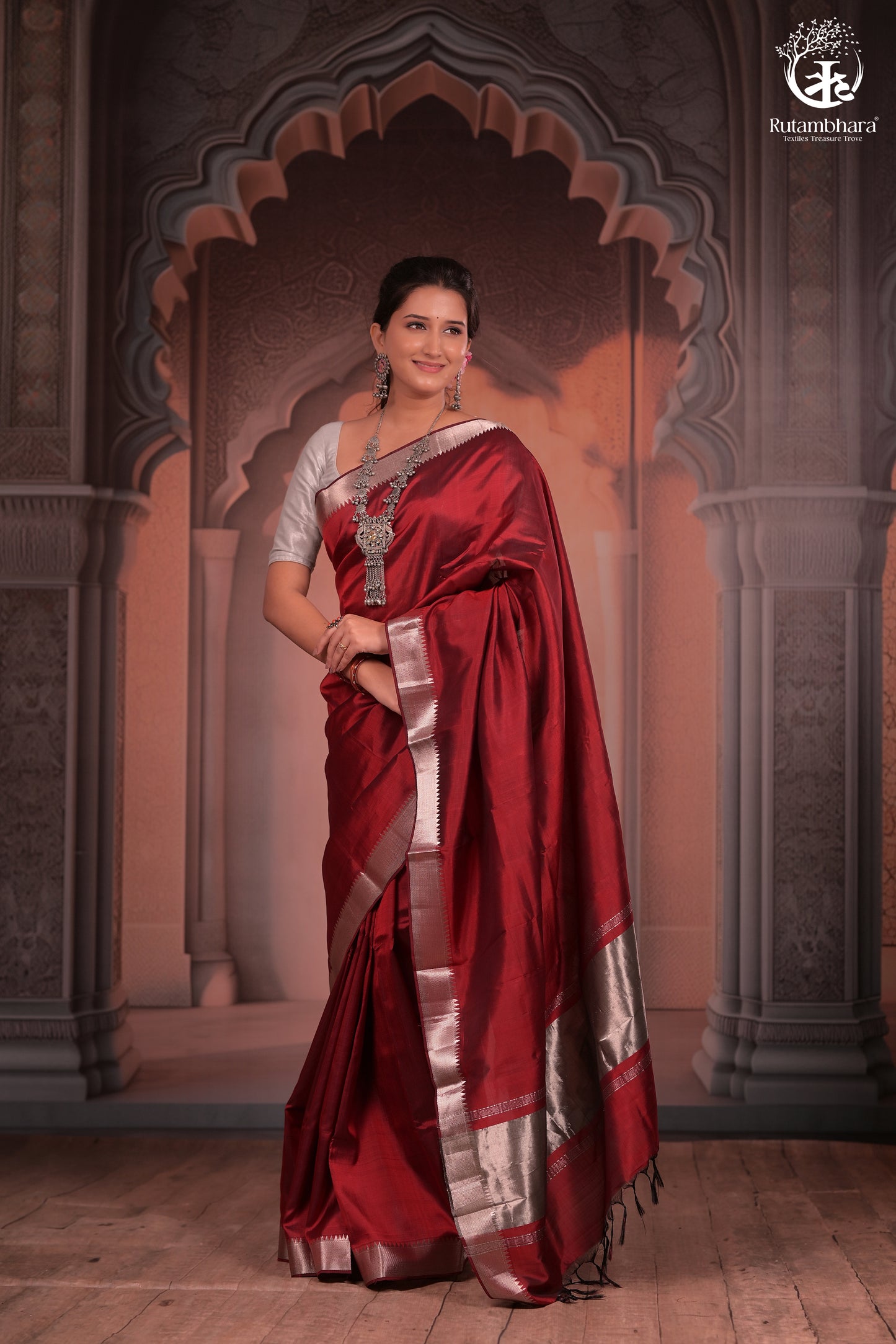 BHADRA - Elegant Mangalgiri Silk Saree with Lustrous Zari Detailing