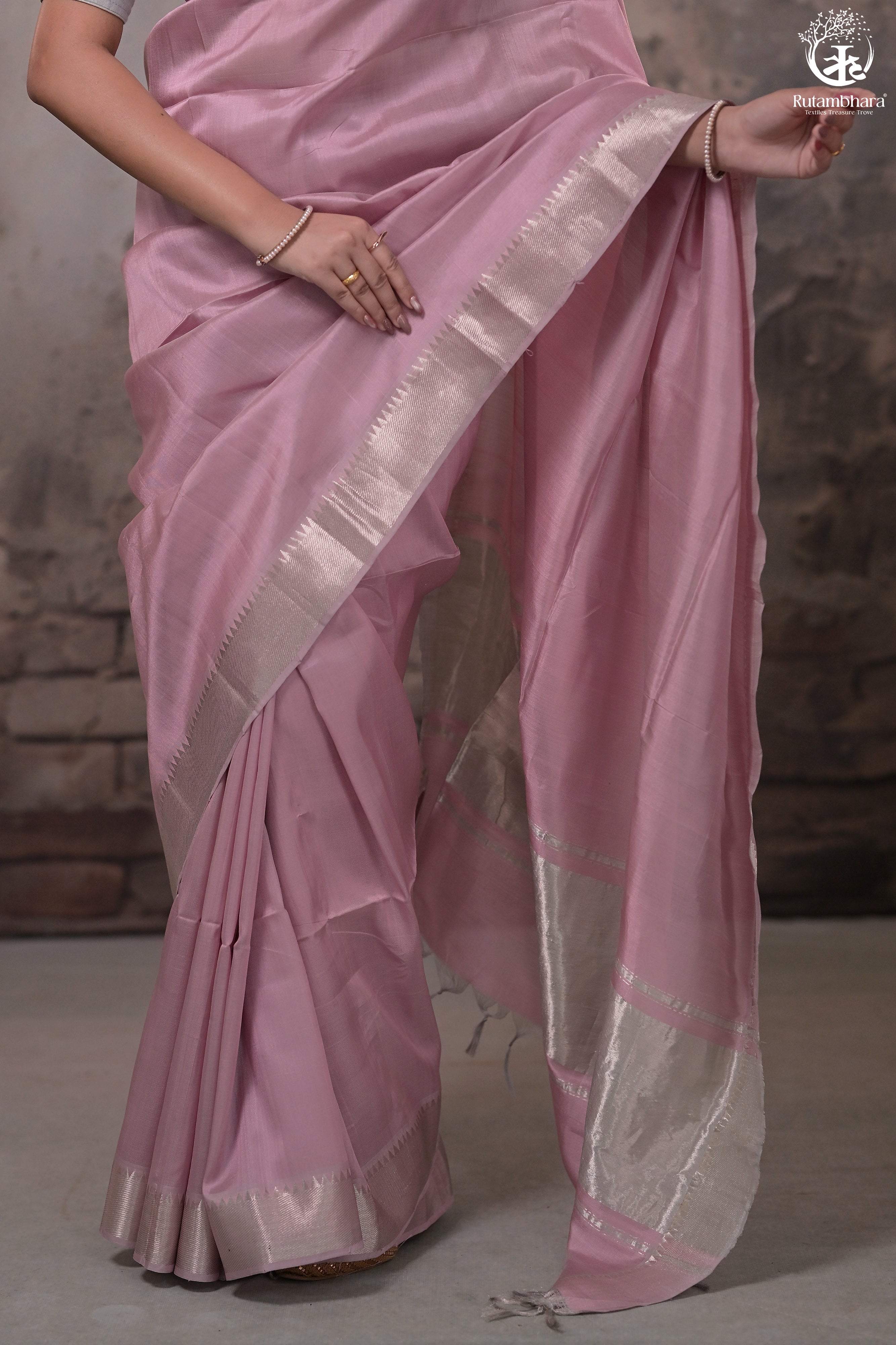 BHADRA - PASTEL MAUVE PLAIN HANDWOVEN SILK SAREE WITH SILVER ZARI BORDER