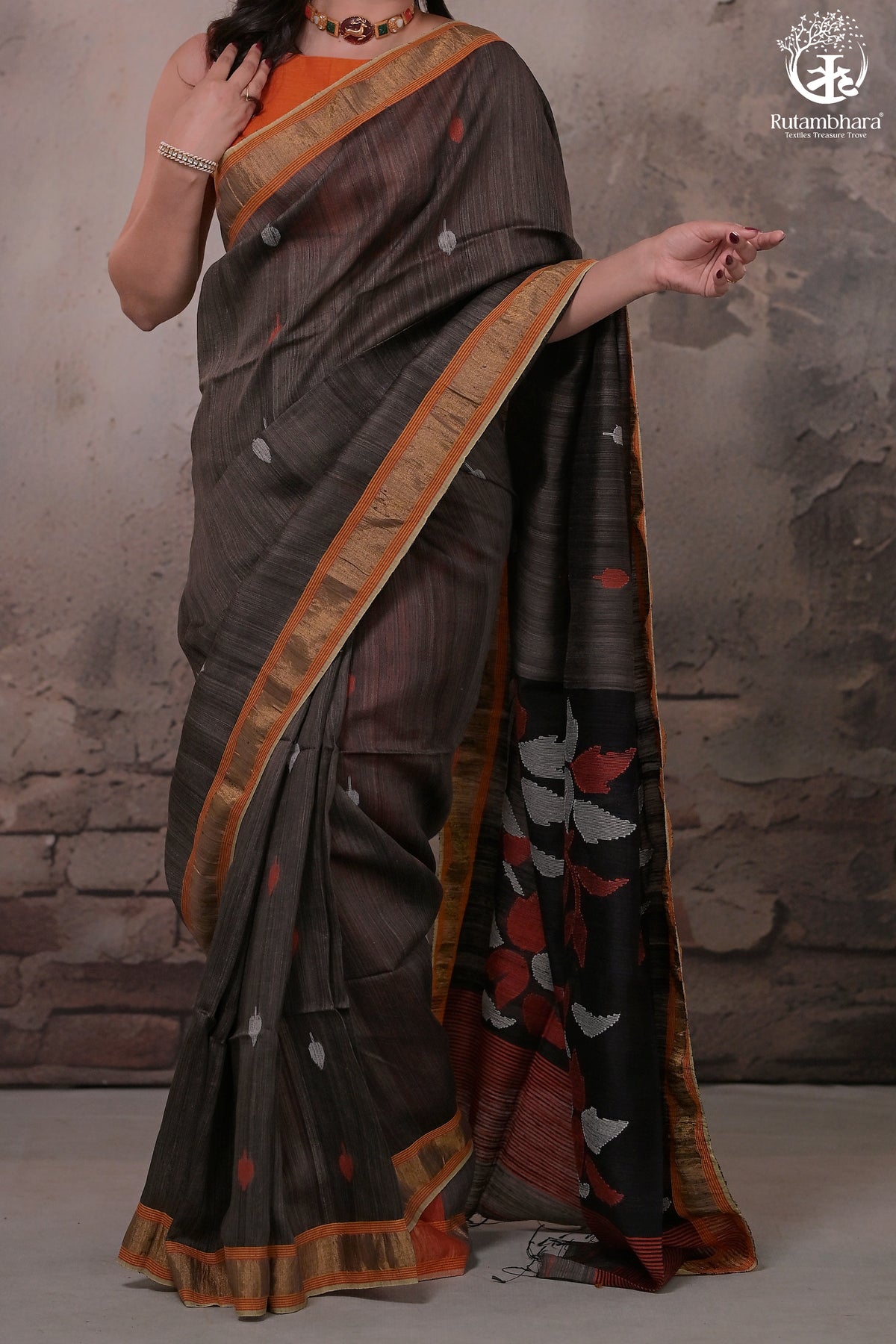 Black Handwoven Jamdani Muslin Matka Silk Saree