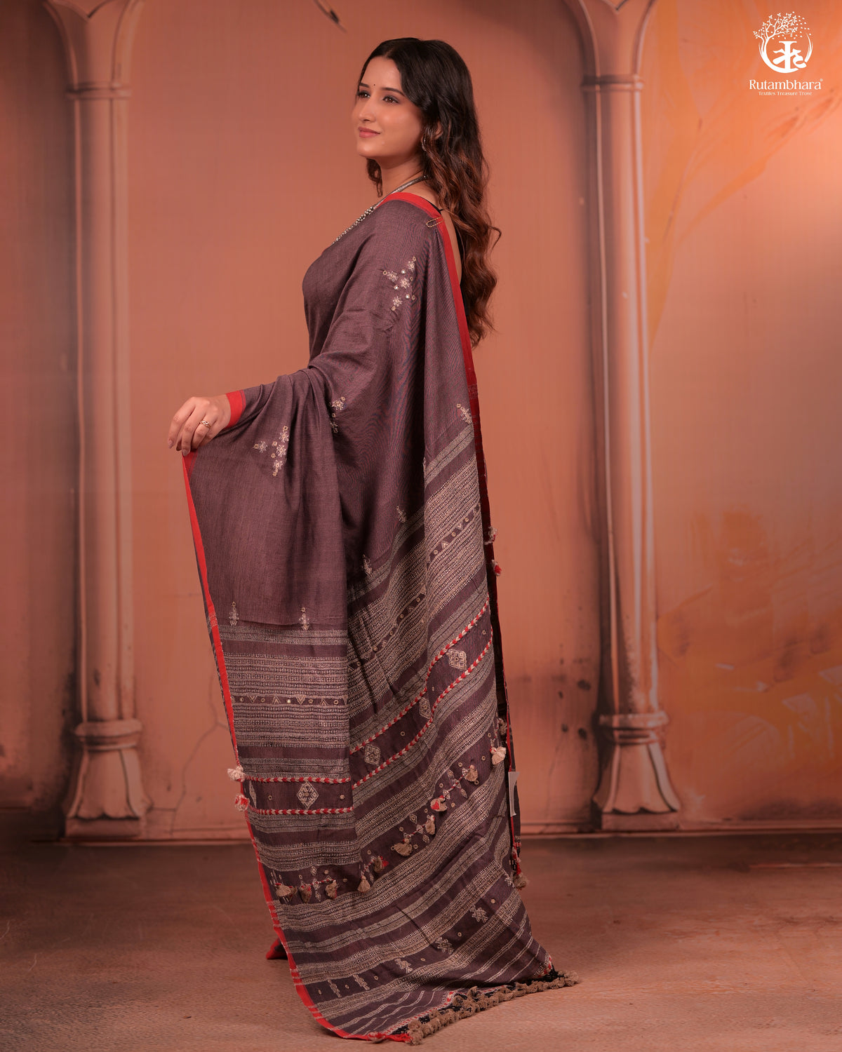 JESAAL - Authentic Kutchhi Handloom Saree in Cotton and Silk Weave