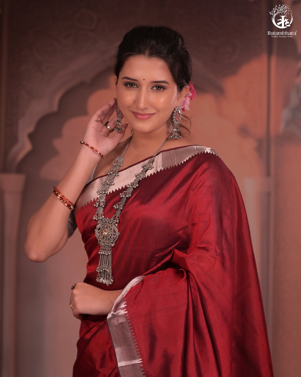 BHADRA - Elegant Mangalgiri Silk Saree with Lustrous Zari Detailing