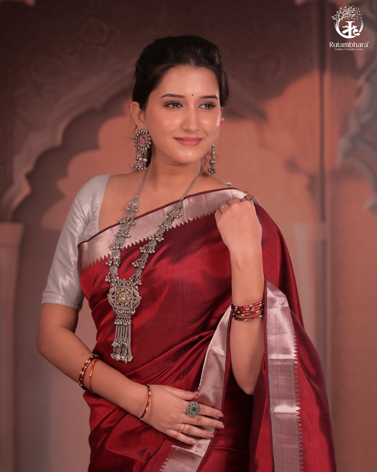 BHADRA - Elegant Mangalgiri Silk Saree with Lustrous Zari Detailing