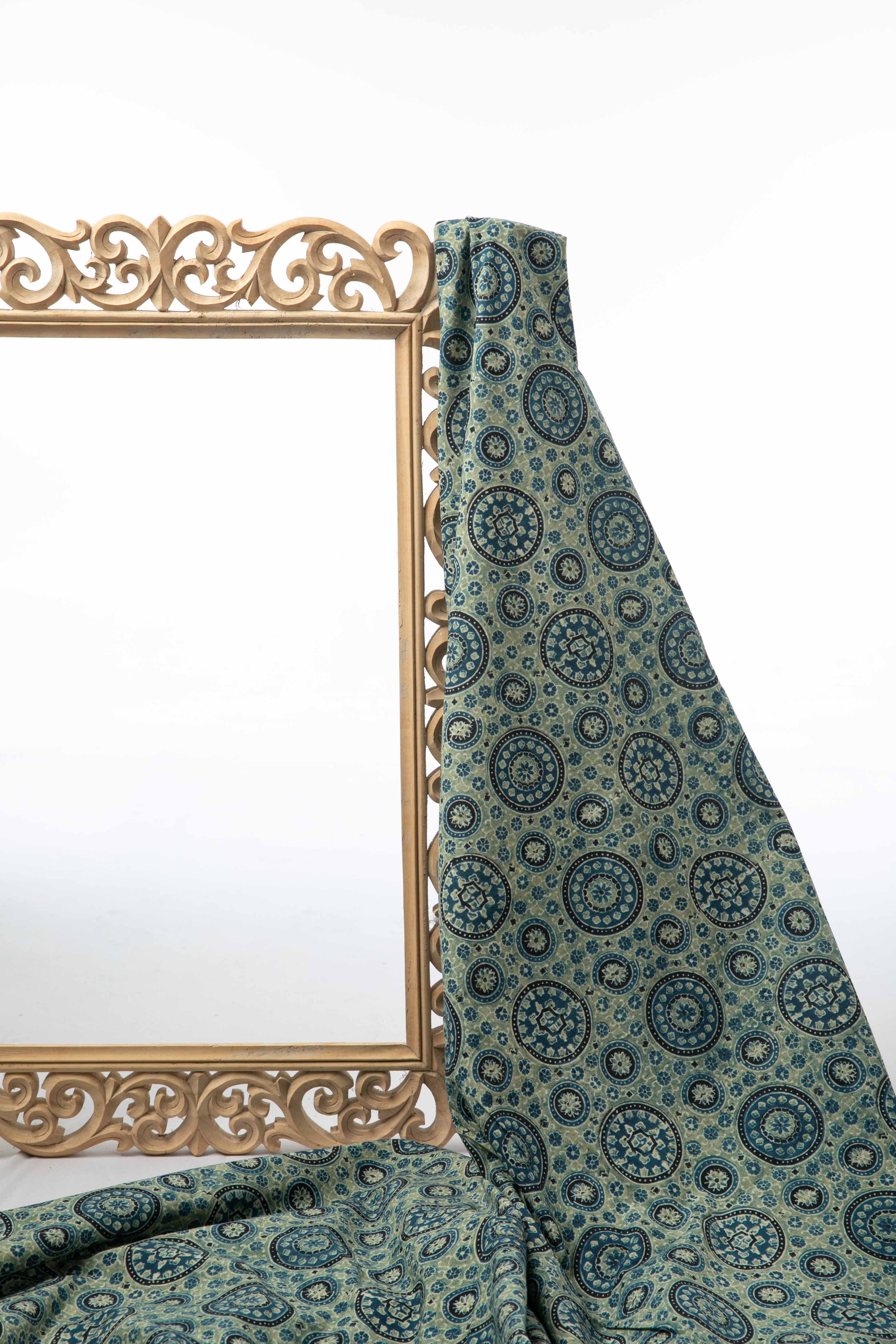 SIYAHI - AJRAKH COTTON FABRIC WITH SYMMETRICAL PATTERN