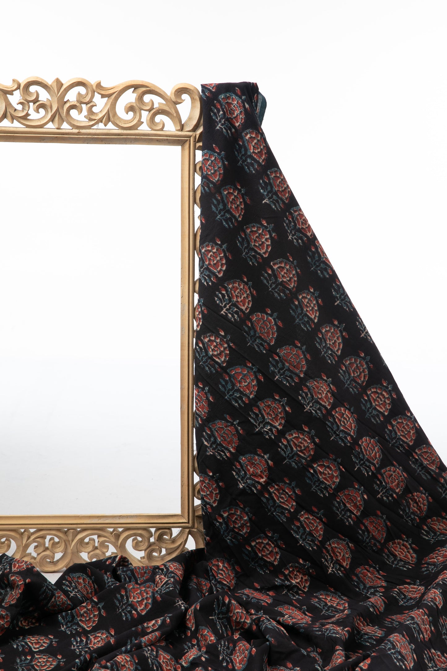 Siyahi - Vintage Floral Charm Dabu Fabric