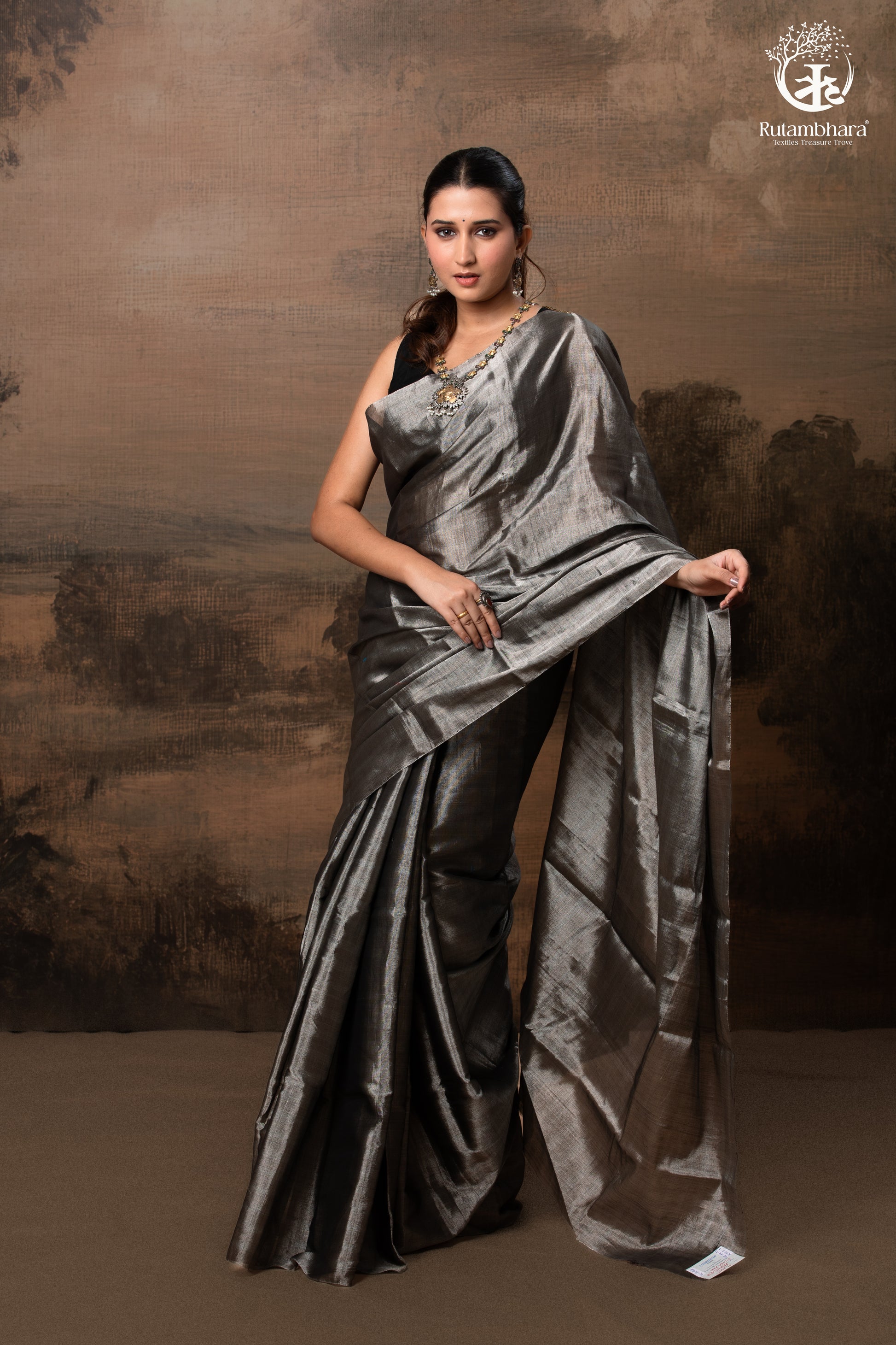 Swarvi - Silver Noir Handwoven Chanderi Tissue Saree-RUTAMBHARA-RUTAMBHARA