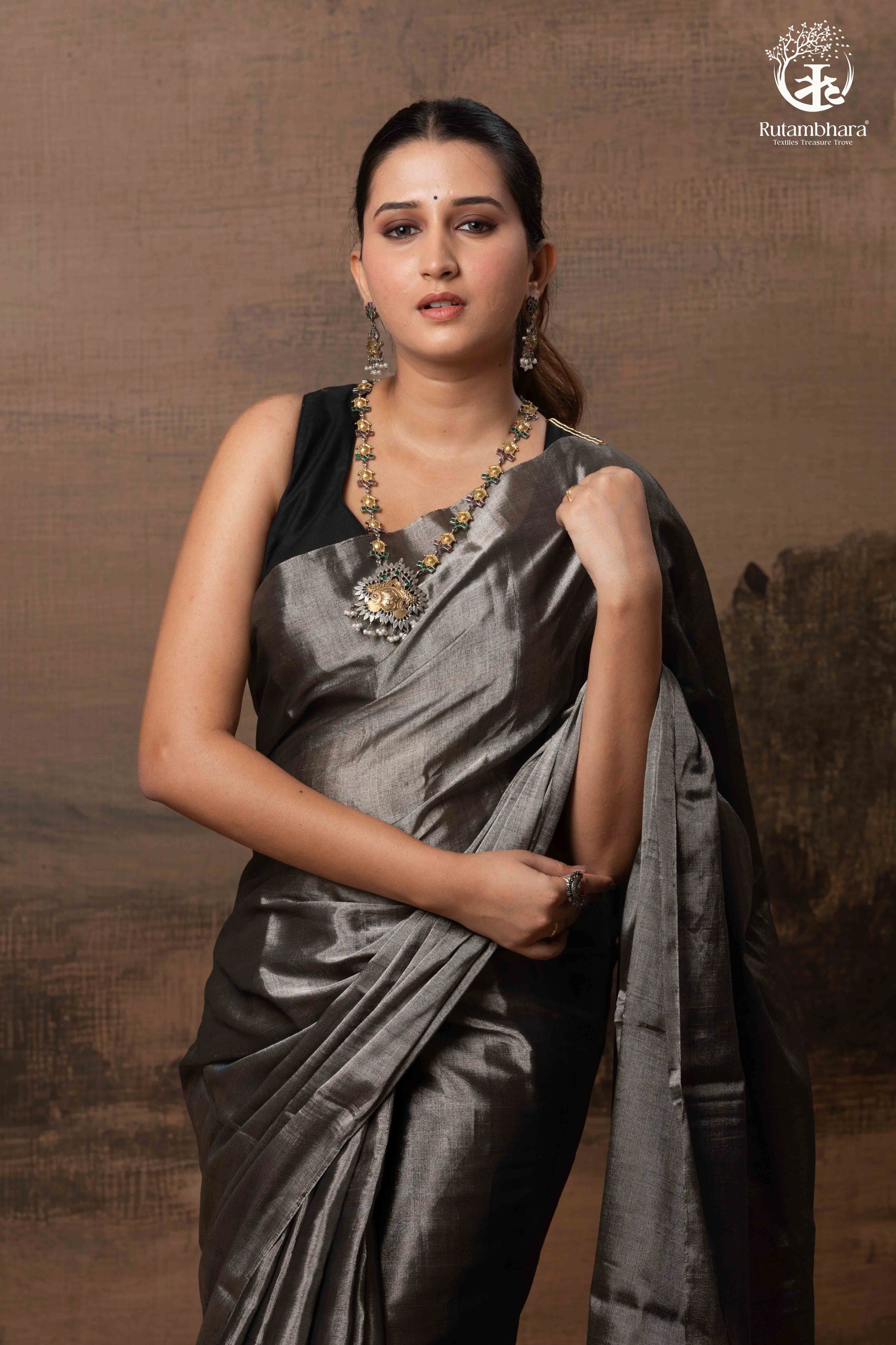 Swarvi - Silver Noir Handwoven Chanderi Tissue Saree-RUTAMBHARA-RUTAMBHARA