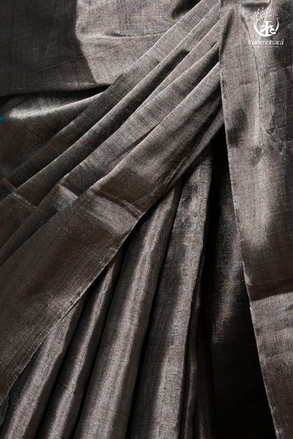 Swarvi - Silver Noir Handwoven Chanderi Tissue Saree-RUTAMBHARA-RUTAMBHARA