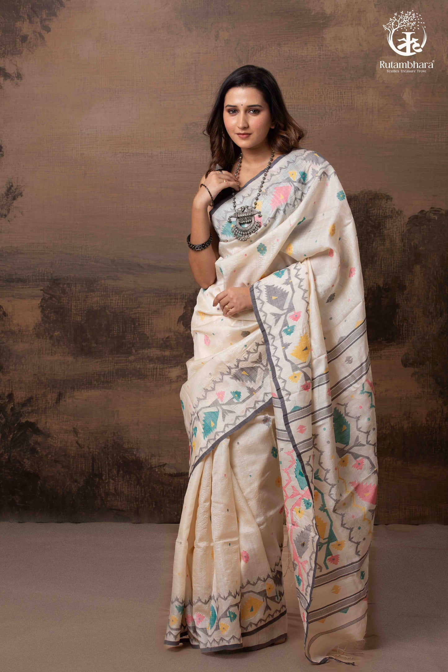 Off-White Handwoven Jamdani Tussar Silk Saree