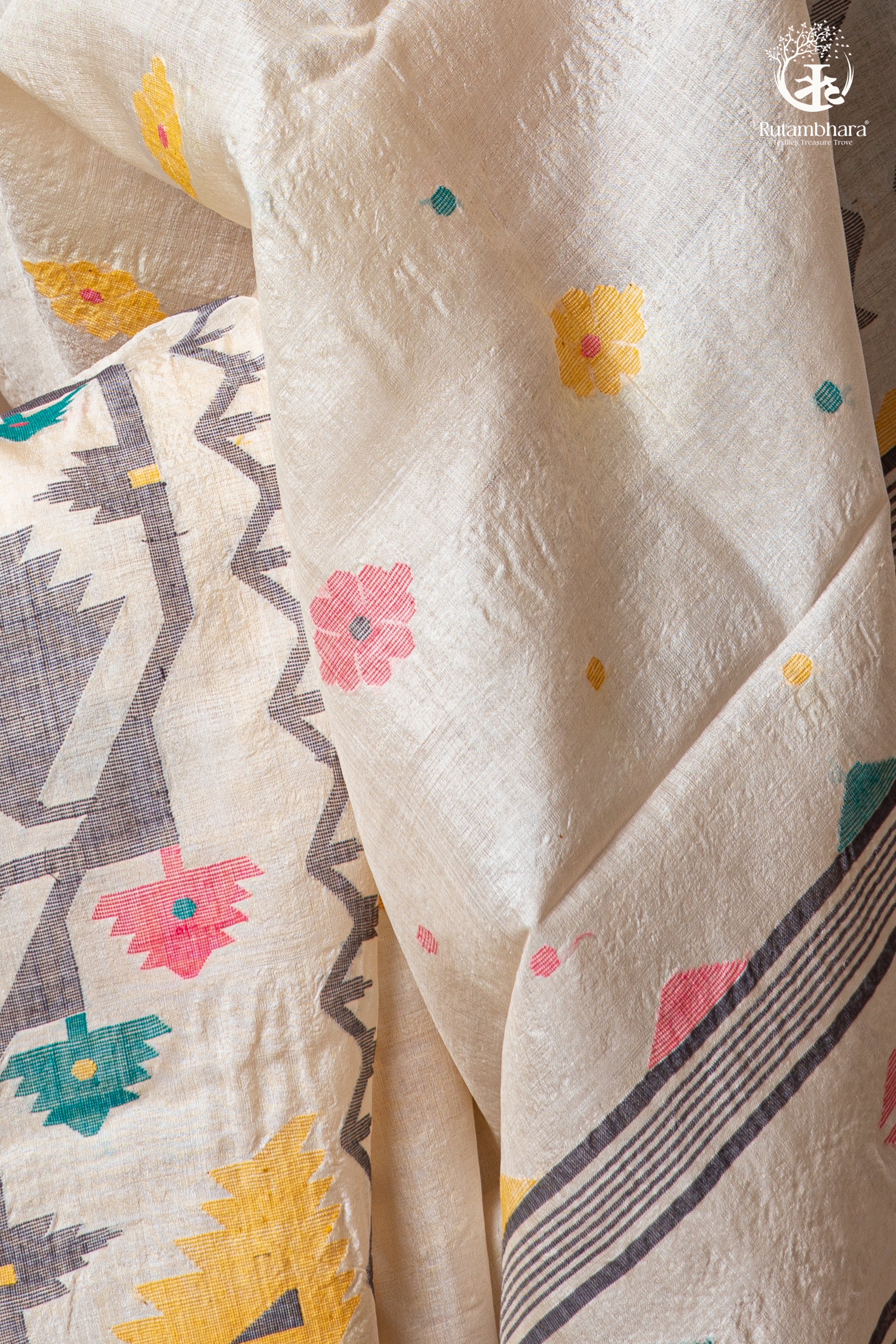 Off-White Handwoven Jamdani Tussar Silk Saree