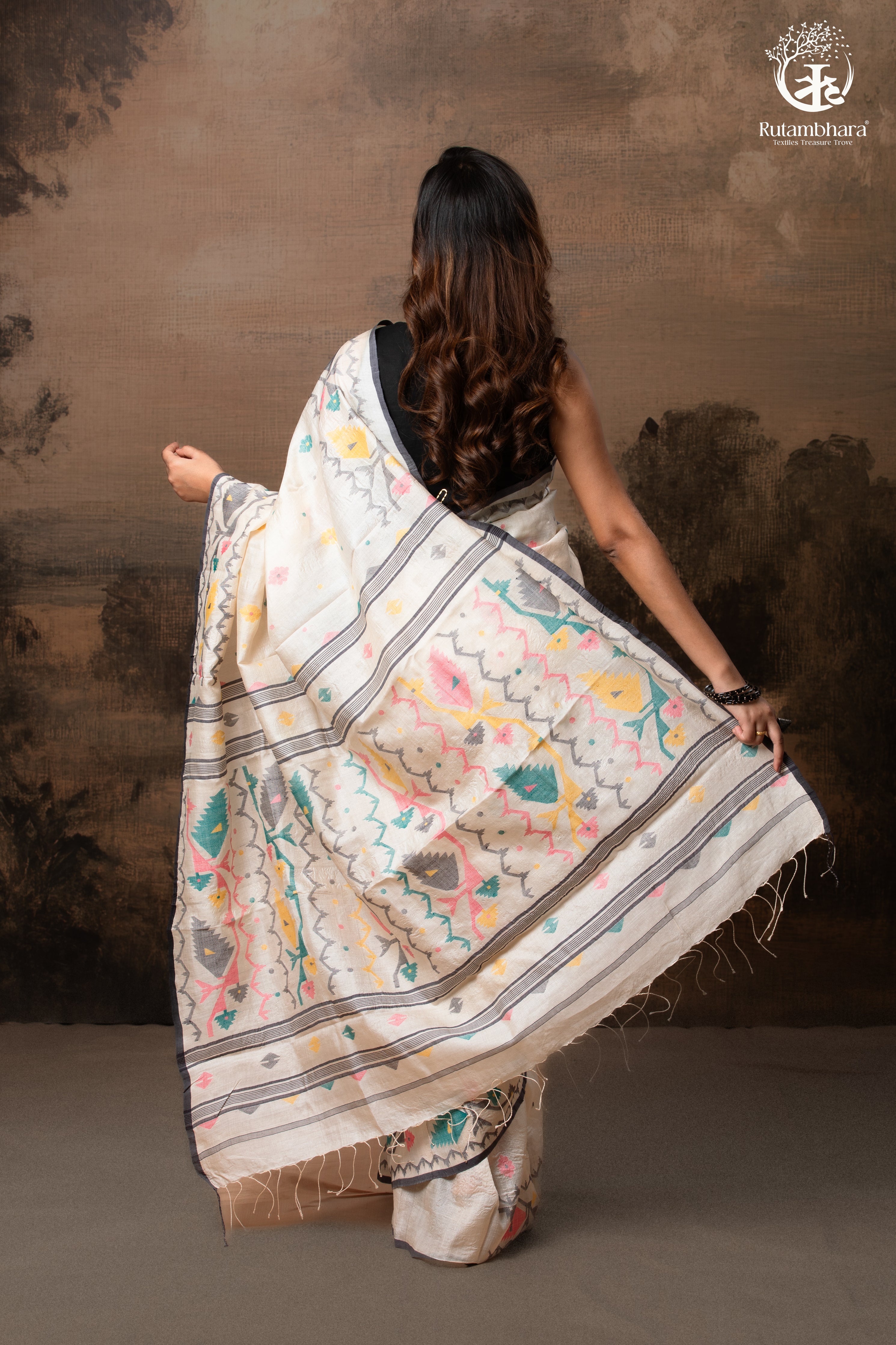 Off-White Handwoven Jamdani Tussar Silk Saree