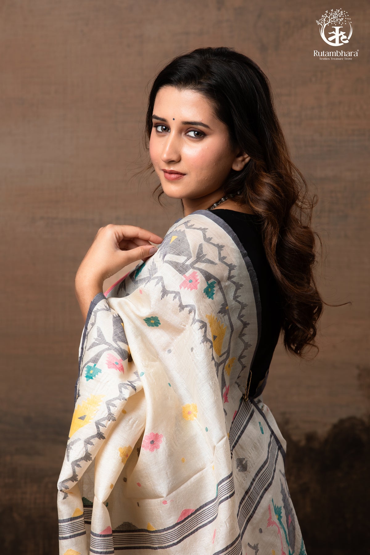 Off-White Handwoven Jamdani Tussar Silk Saree