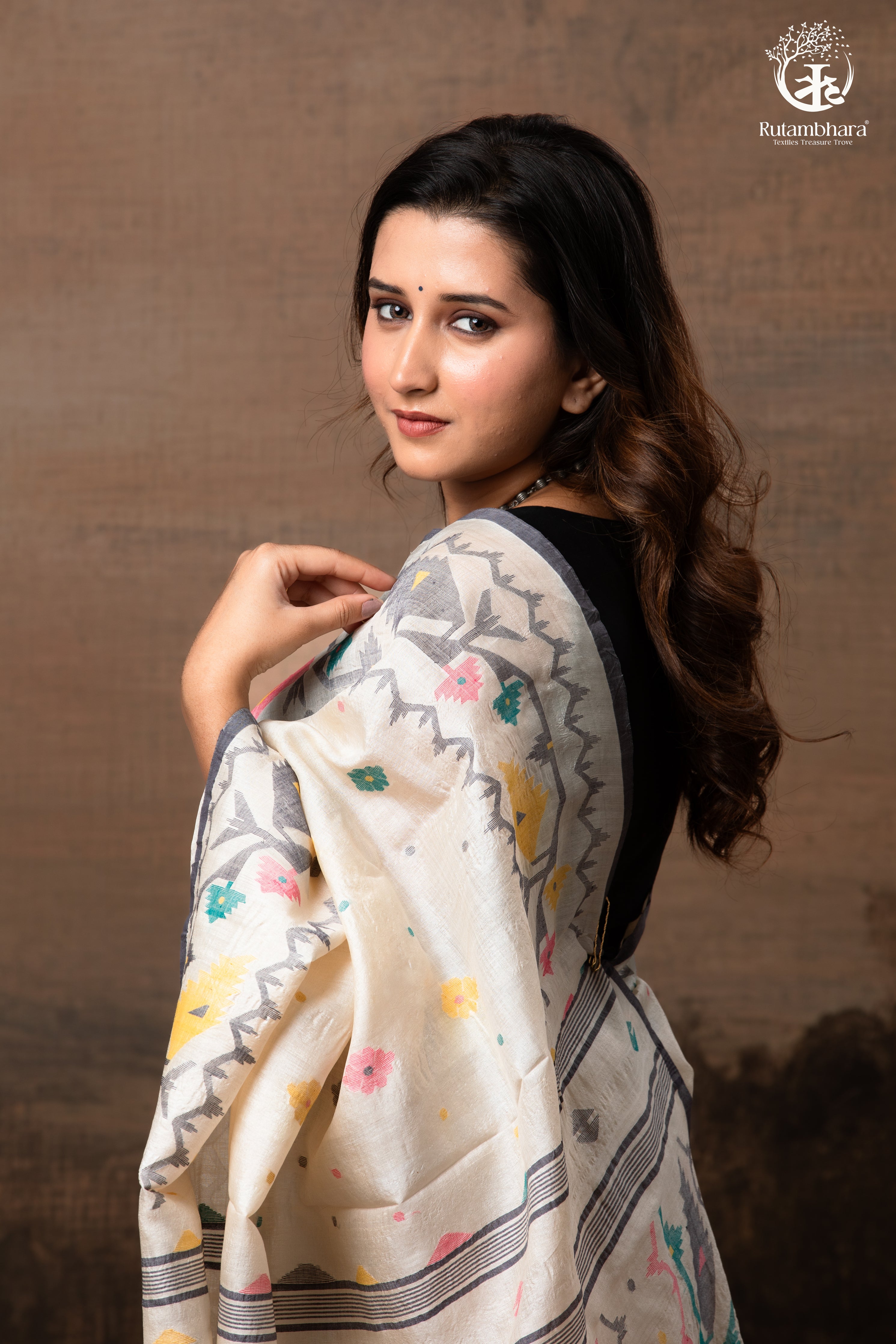 Off-White Handwoven Jamdani Tussar Silk Saree