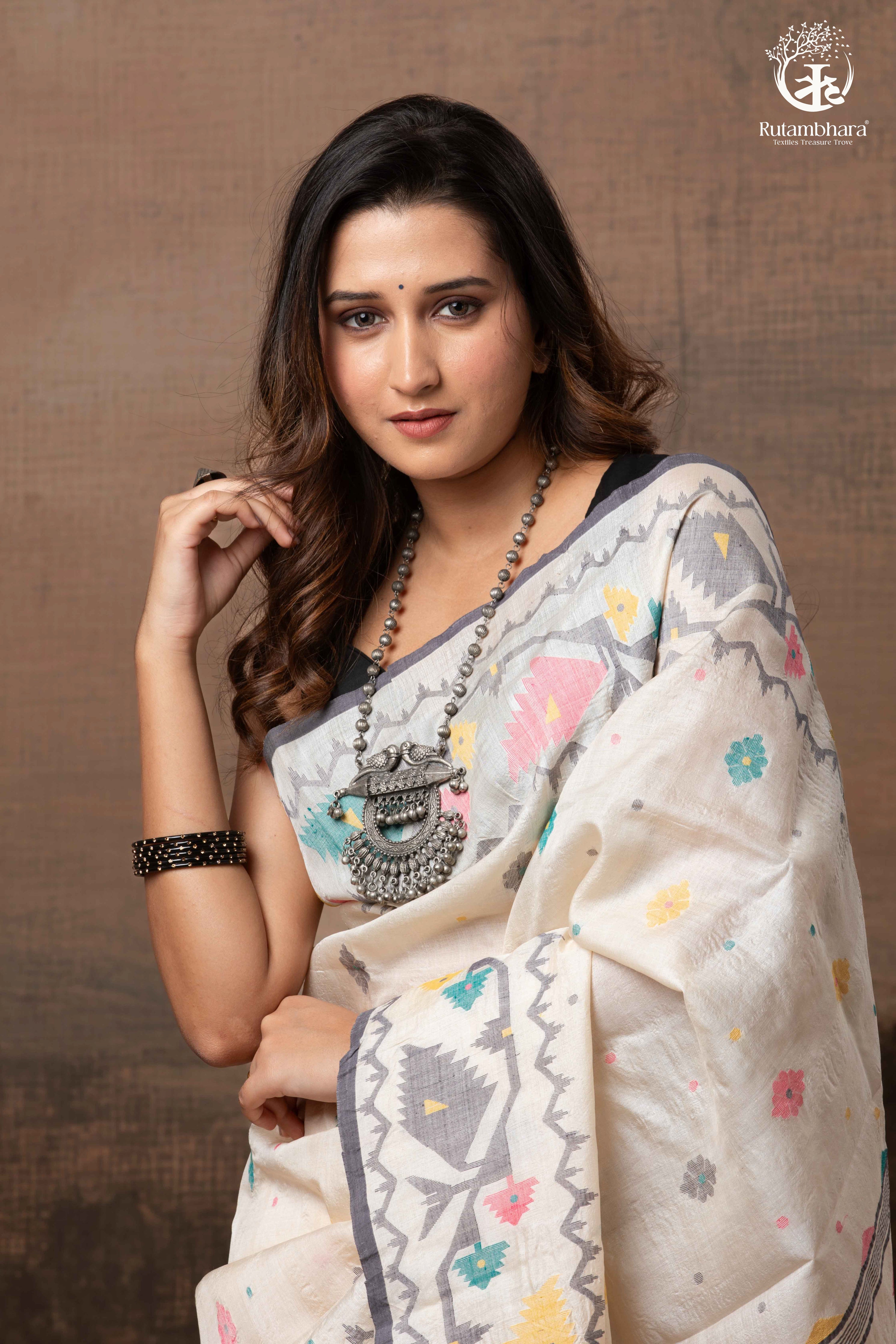 Off-White Handwoven Jamdani Tussar Silk Saree