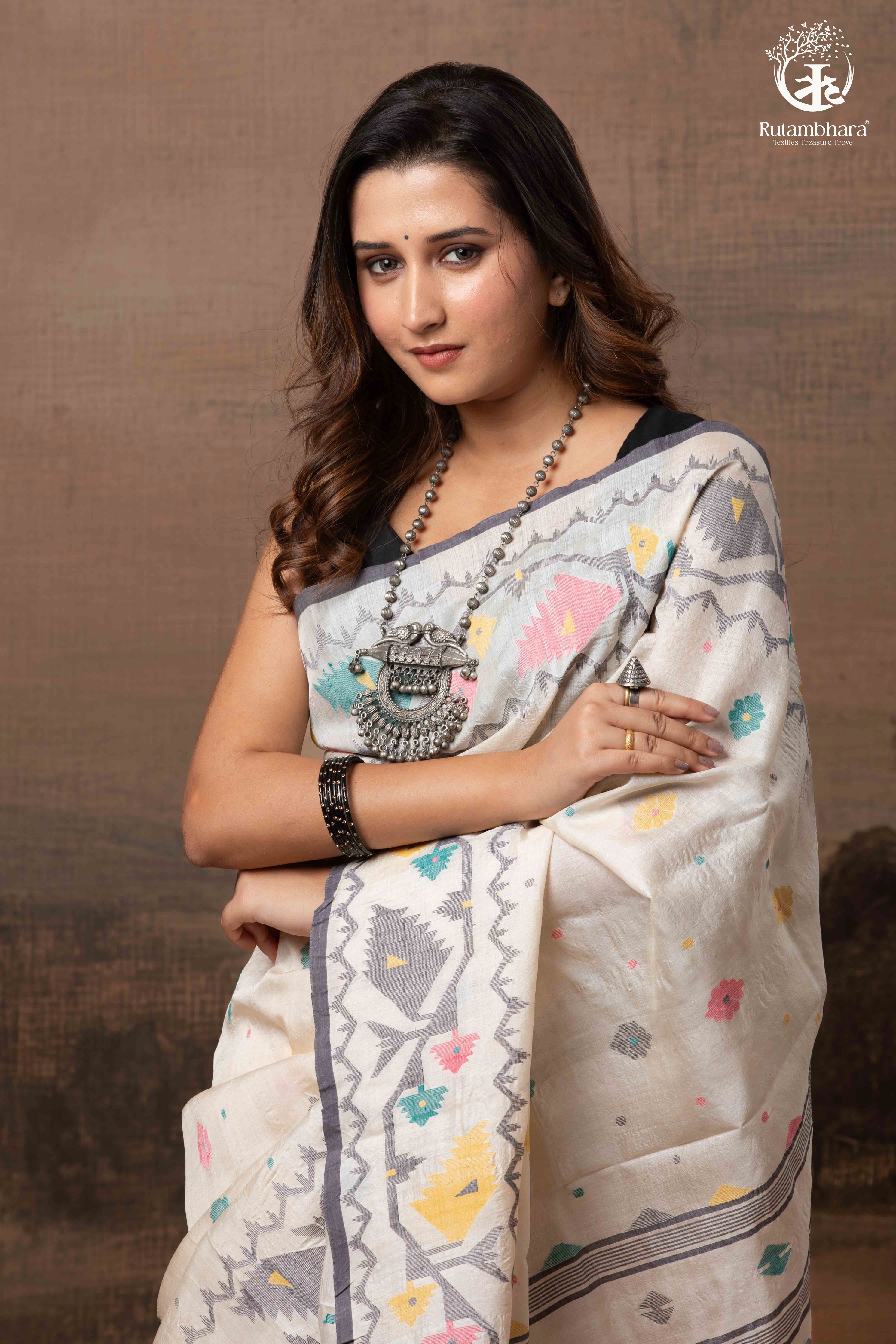 Off-White Handwoven Jamdani Tussar Silk Saree
