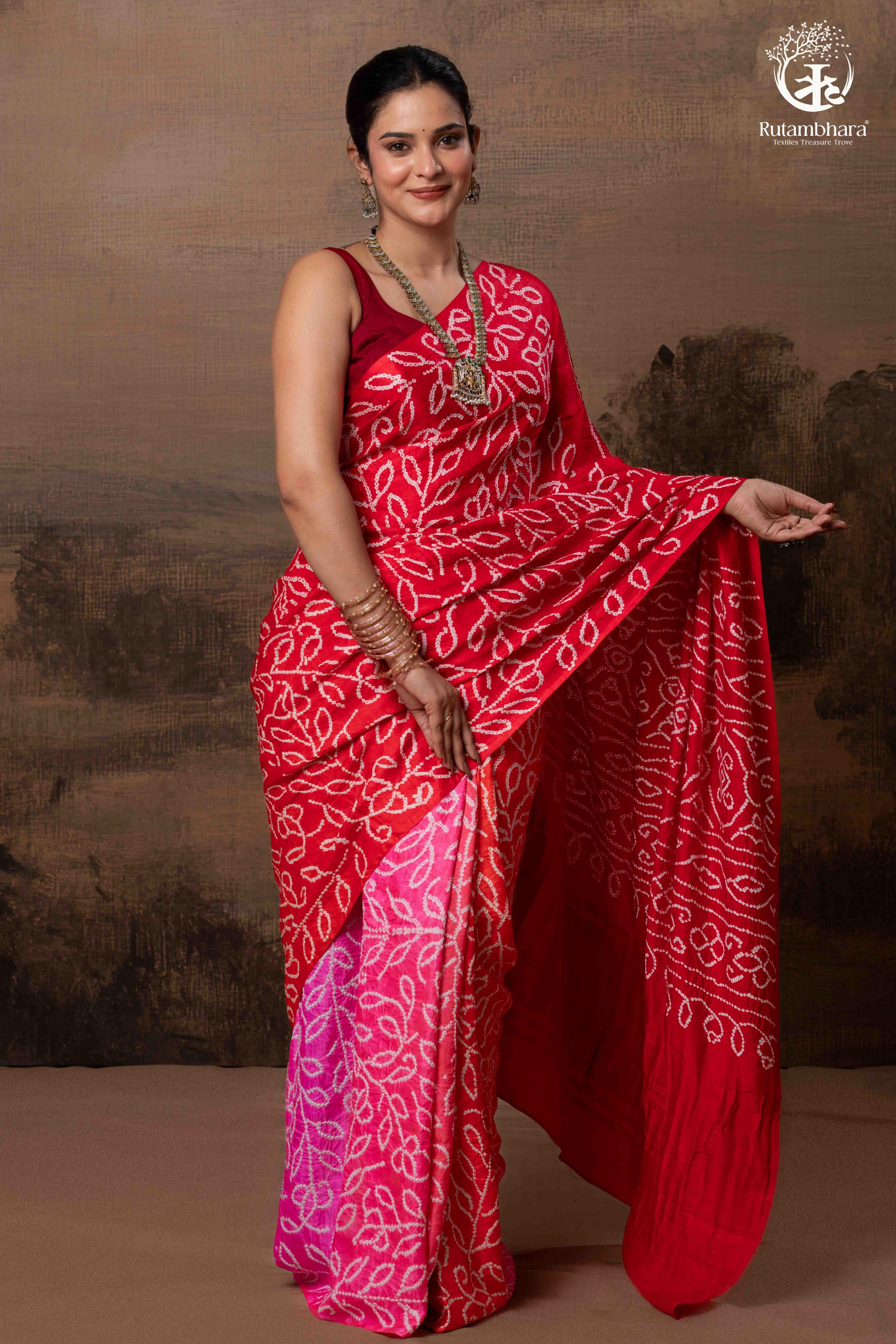 Radiant Tradition: Gajji Silk Bandhani Saree in Red & Pink
