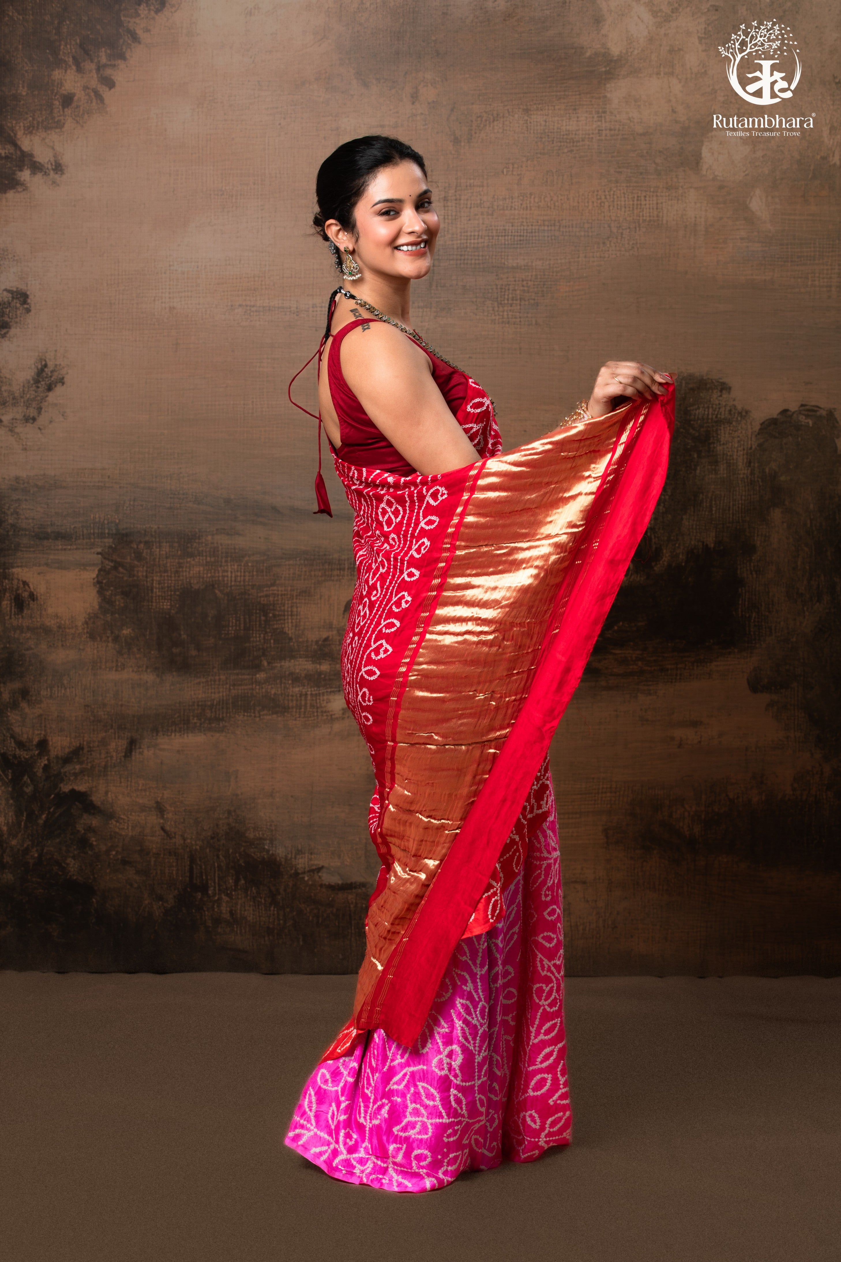Radiant Tradition: Gajji Silk Bandhani Saree in Red & Pink