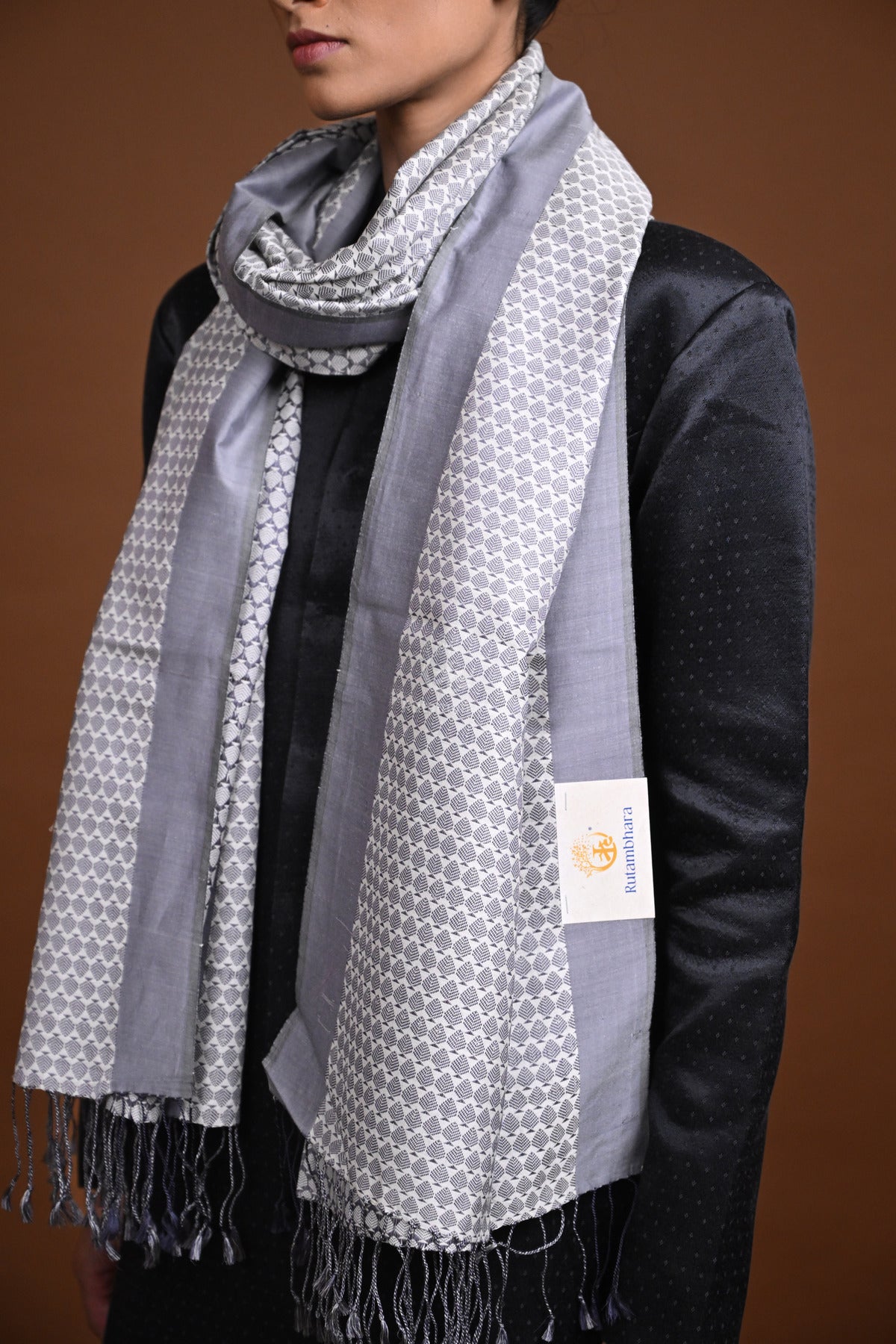 Eiraa - Handwoven Monochrome stole with broad plain border elegantly woven with silk and cotton yarns.-Rutambhara-RUTAMBHARA