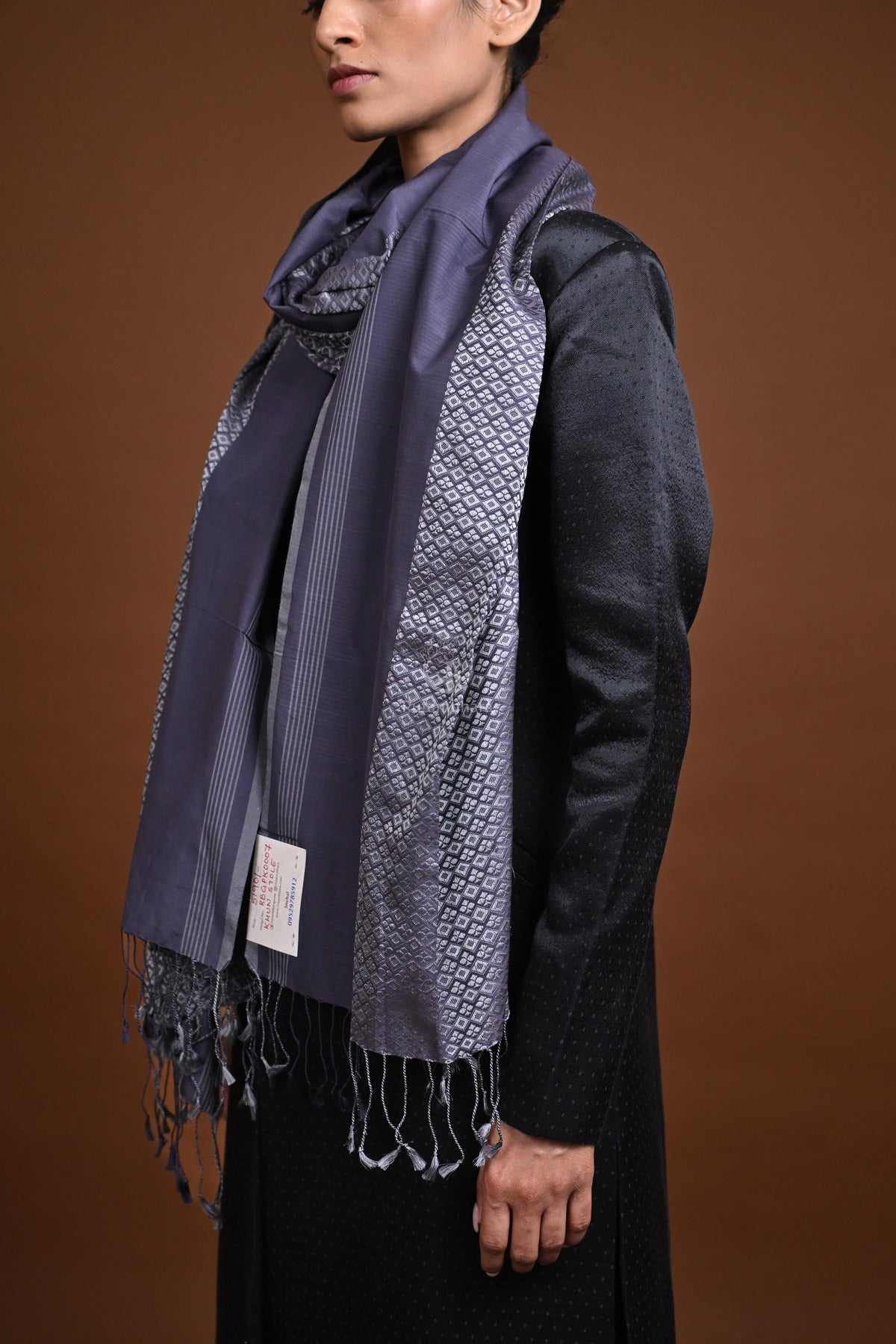 Eiraa - Handwoven Monochrome stole with broad plain border elegantly woven with silk and cotton yarns.-Rutambhara-RUTAMBHARA