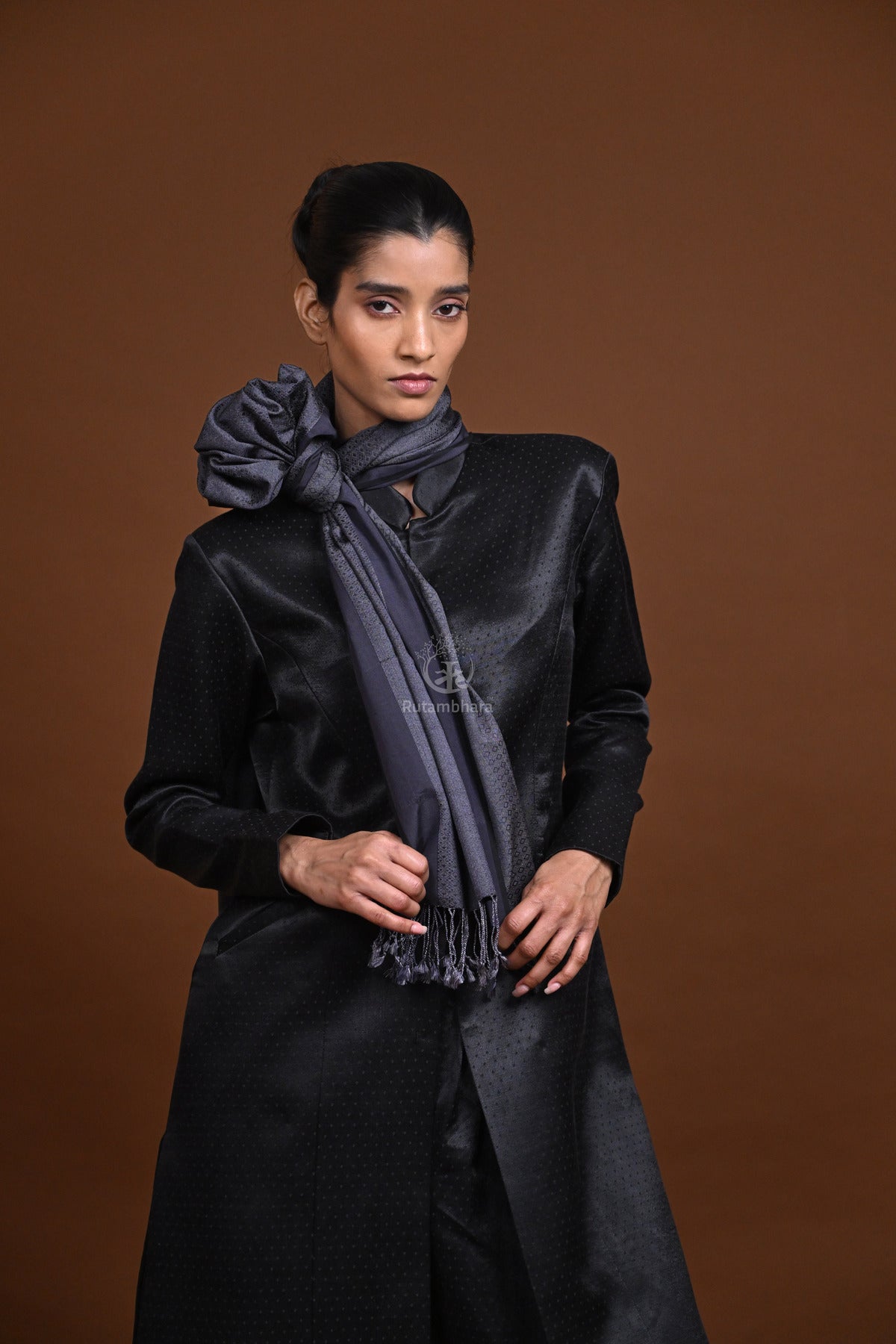 Eiraa - Handwoven Monochrome stole with broad plain border elegantly woven with silk and cotton yarns.-Rutambhara-RUTAMBHARA