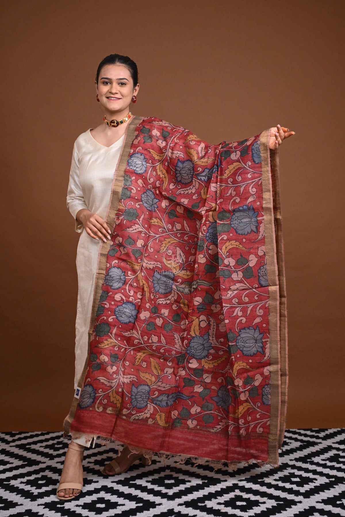 Hand Painted Pen Kalamkari Tussar Silk Dupatta-Rutambhara-RUTAMBHARA