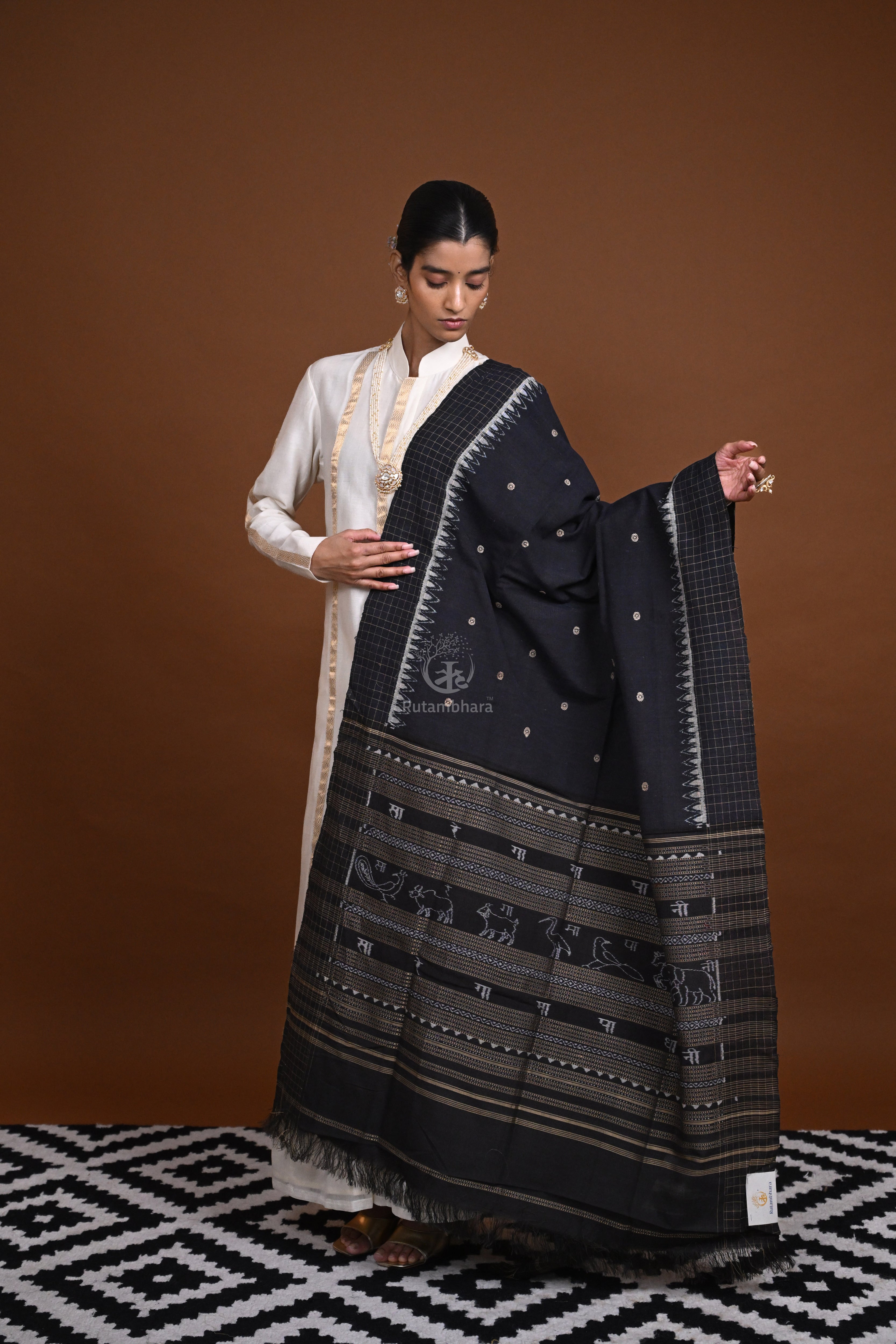 Krasha - Black Handwoven Cotton Sambalpuri Ikat Dupatta
