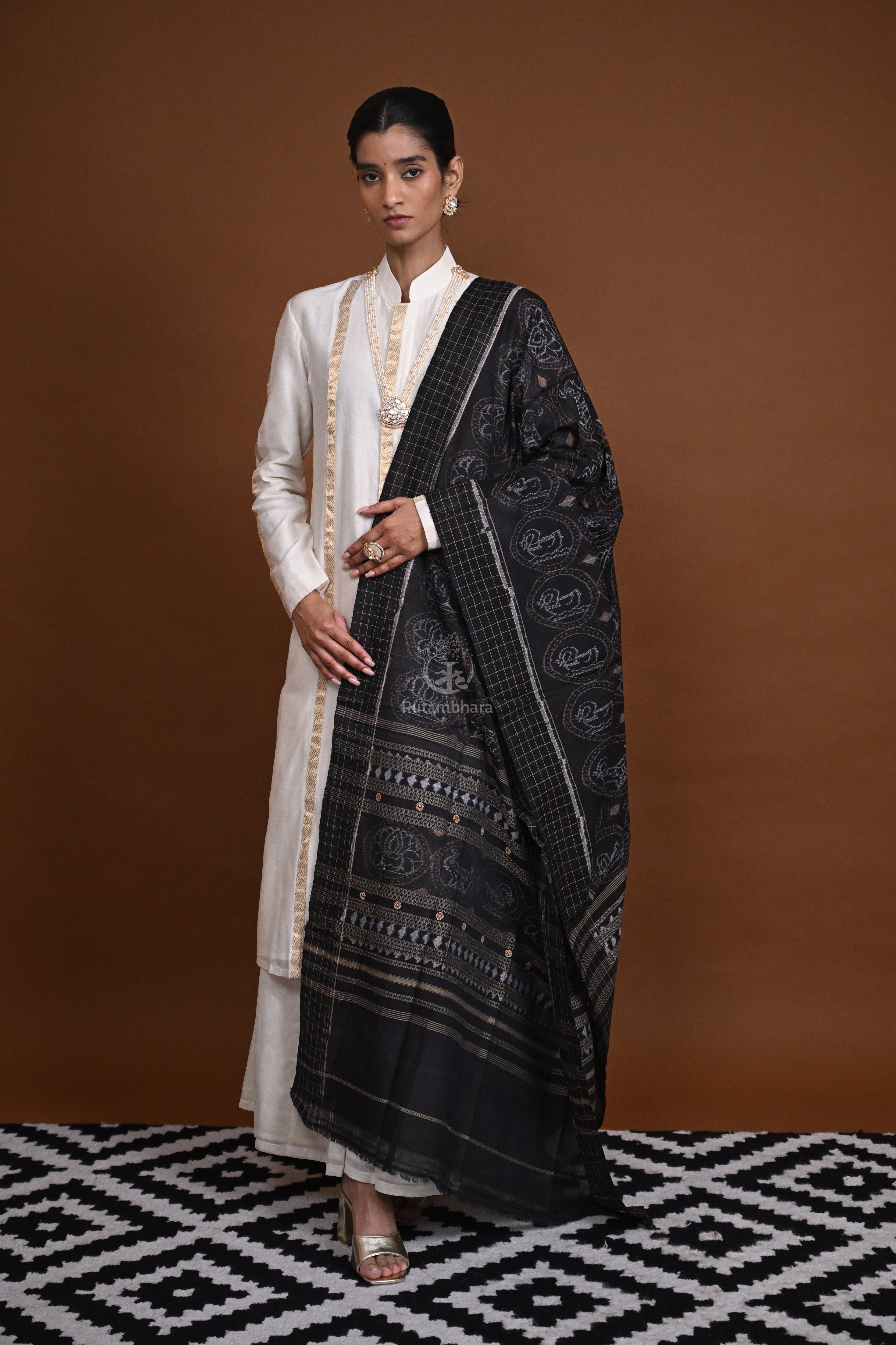 Krasha- Black Handwoven Cotton Sambalpuri Ikat Dupatta