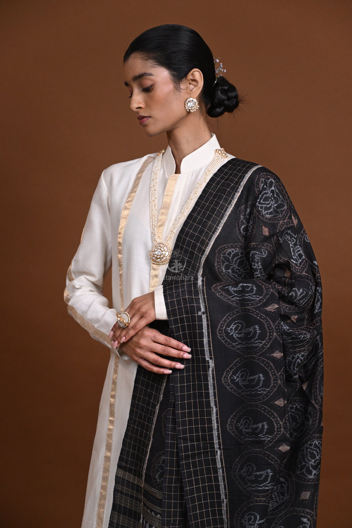 Krasha- Black Handwoven Cotton Sambalpuri Ikat Dupatta