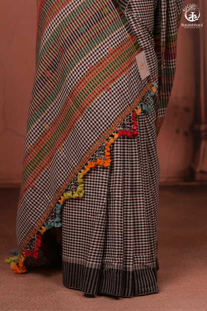 JESAAL - Classic Black And White Checks Saree With Handwoven Kuchhi Pallu