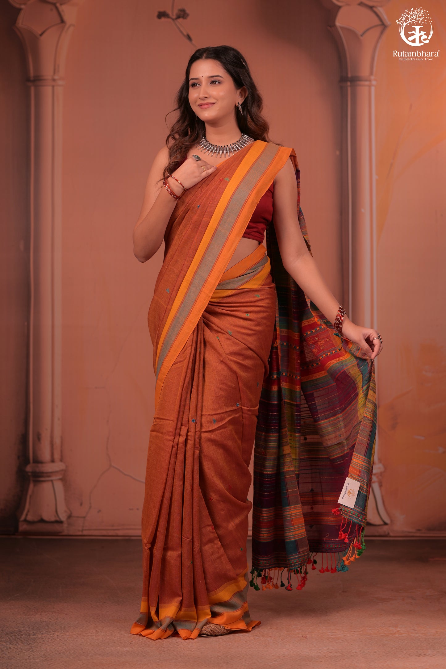 JESAAL - Artisanal Kutchhi Handwoven Cotton Saree with Colorful Pallu