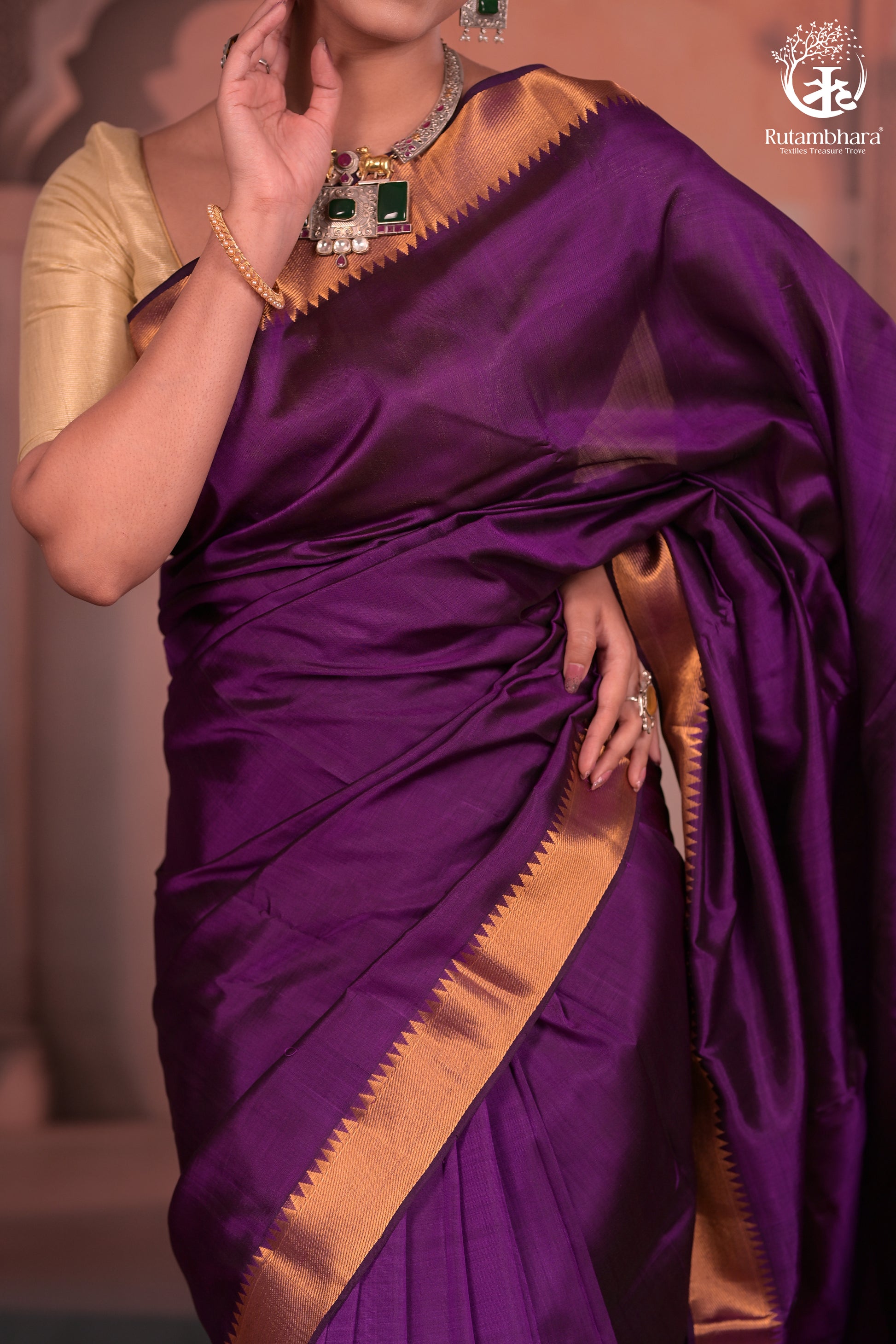 BHADRA - Elegant Mangalgiri Silk Saree with Lustrous Gold Border-RUTAMBHARA-RUTAMBHARA