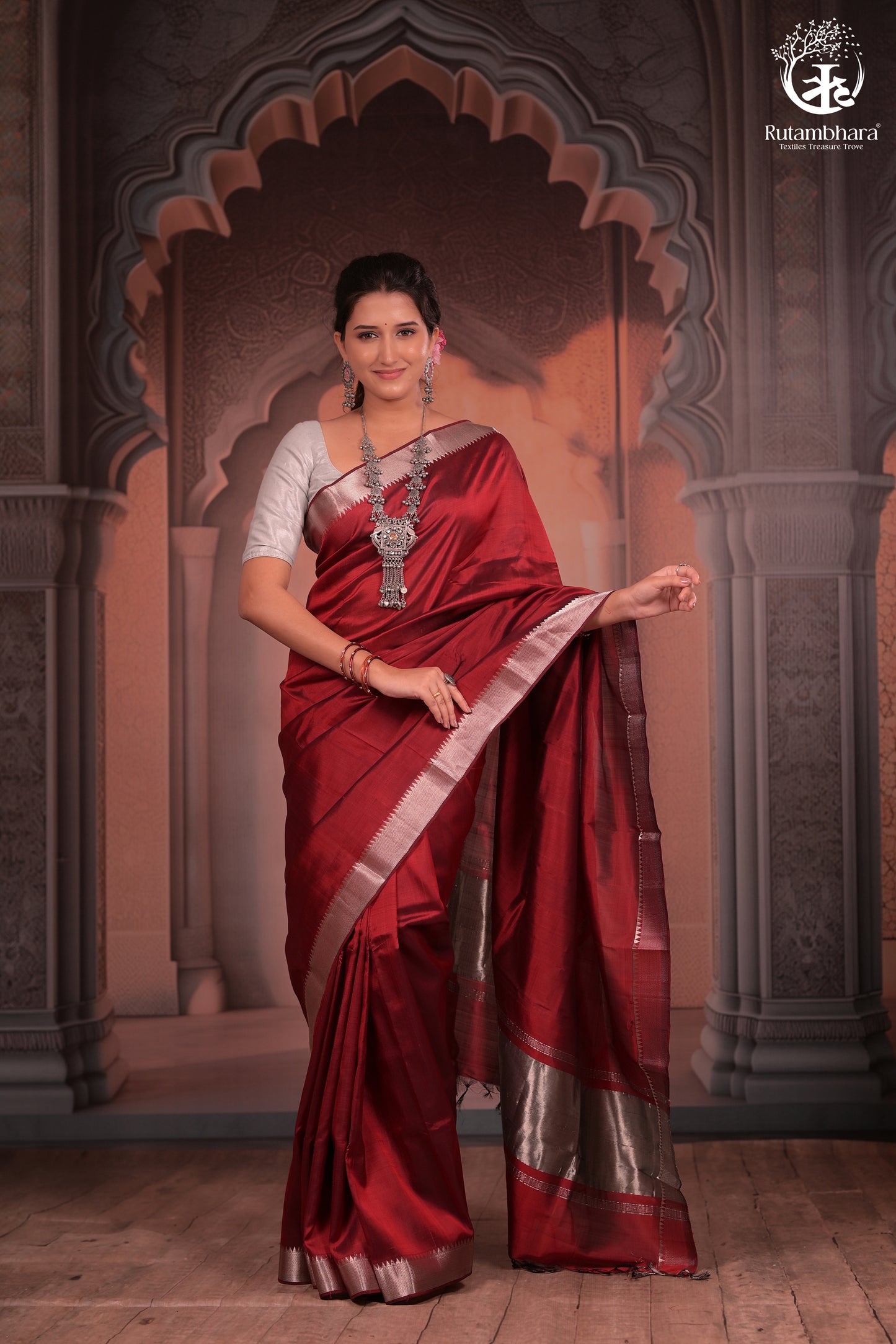 BHADRA - Elegant Mangalgiri Silk Saree with Lustrous Zari Detailing