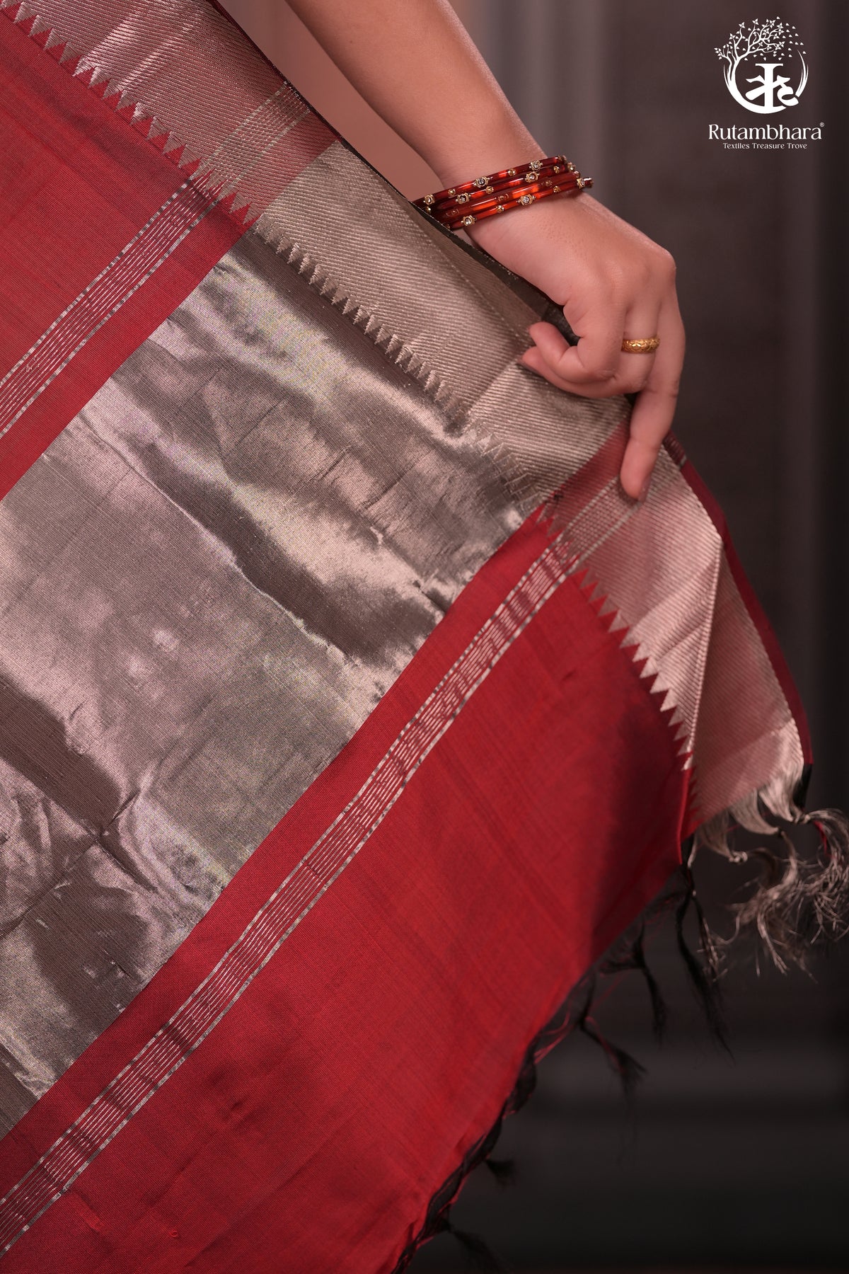 BHADRA - Elegant Mangalgiri Silk Saree with Lustrous Zari Detailing