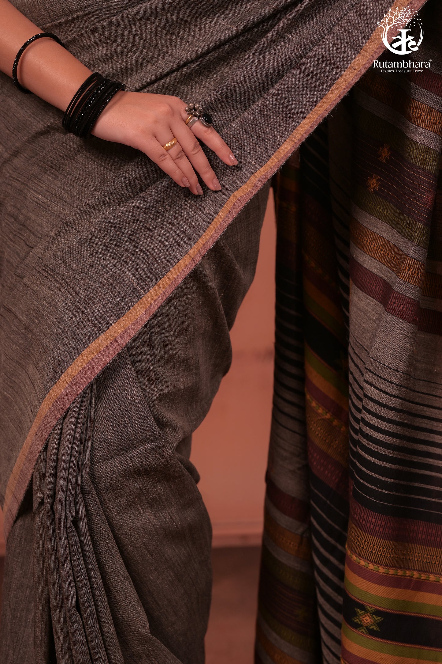 JESAAL - Elegant Grey Cotton By Katiya Silk Saree With Traditional Kutchhi Weave