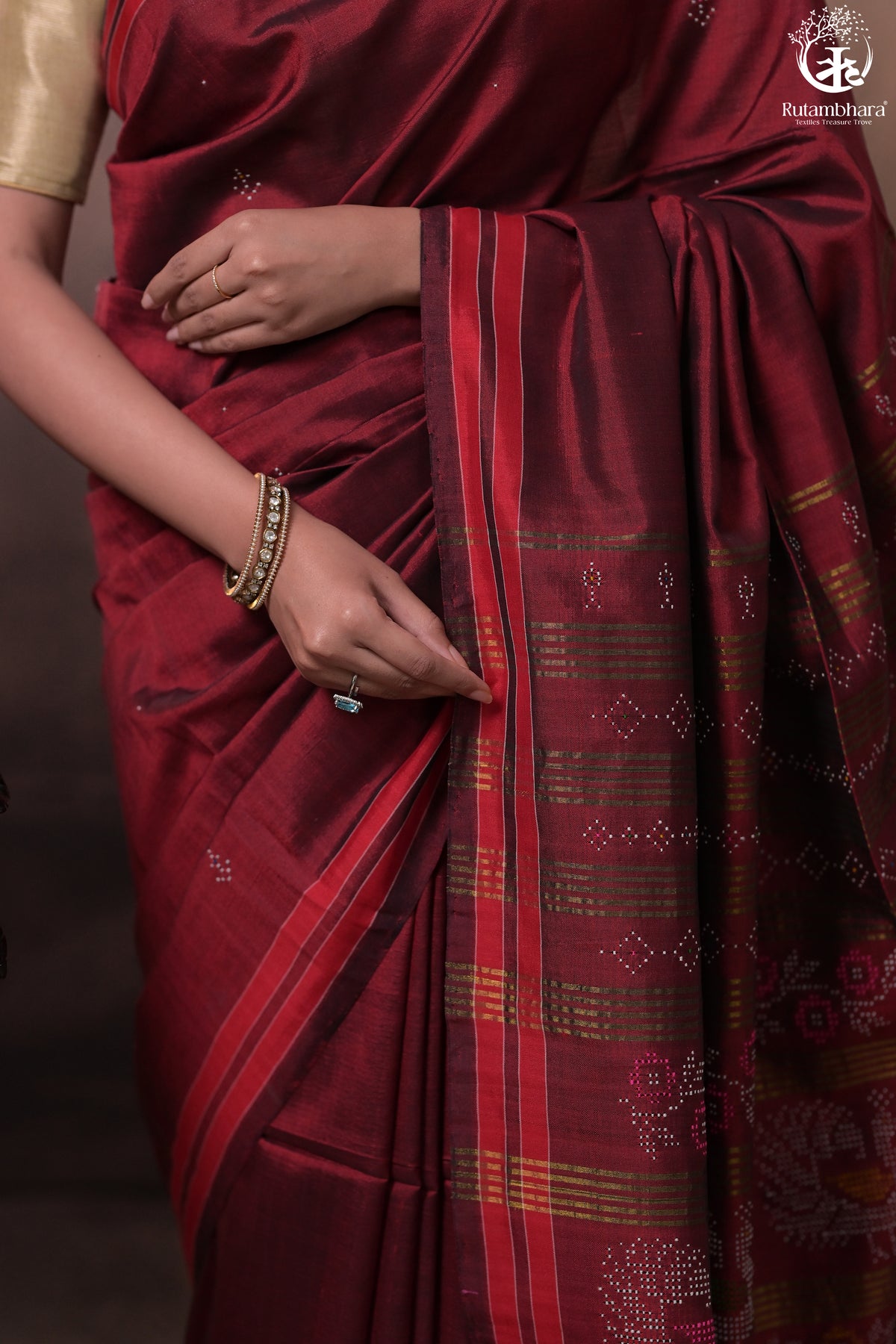 Nuktaa - Red Maroon Exquisite Handwoven Tangaliya Saree With Red Selvedge And Elaborate Pallu