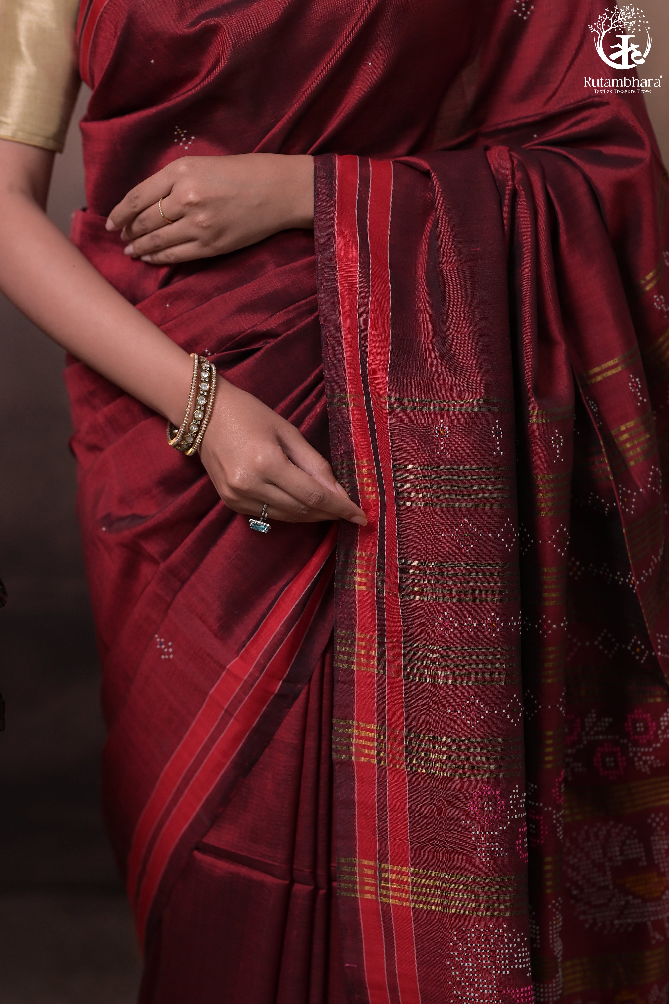 Nuktaa - Red Maroon Exquisite Handwoven Tangaliya Saree With Red Selvedge And Elaborate Pallu