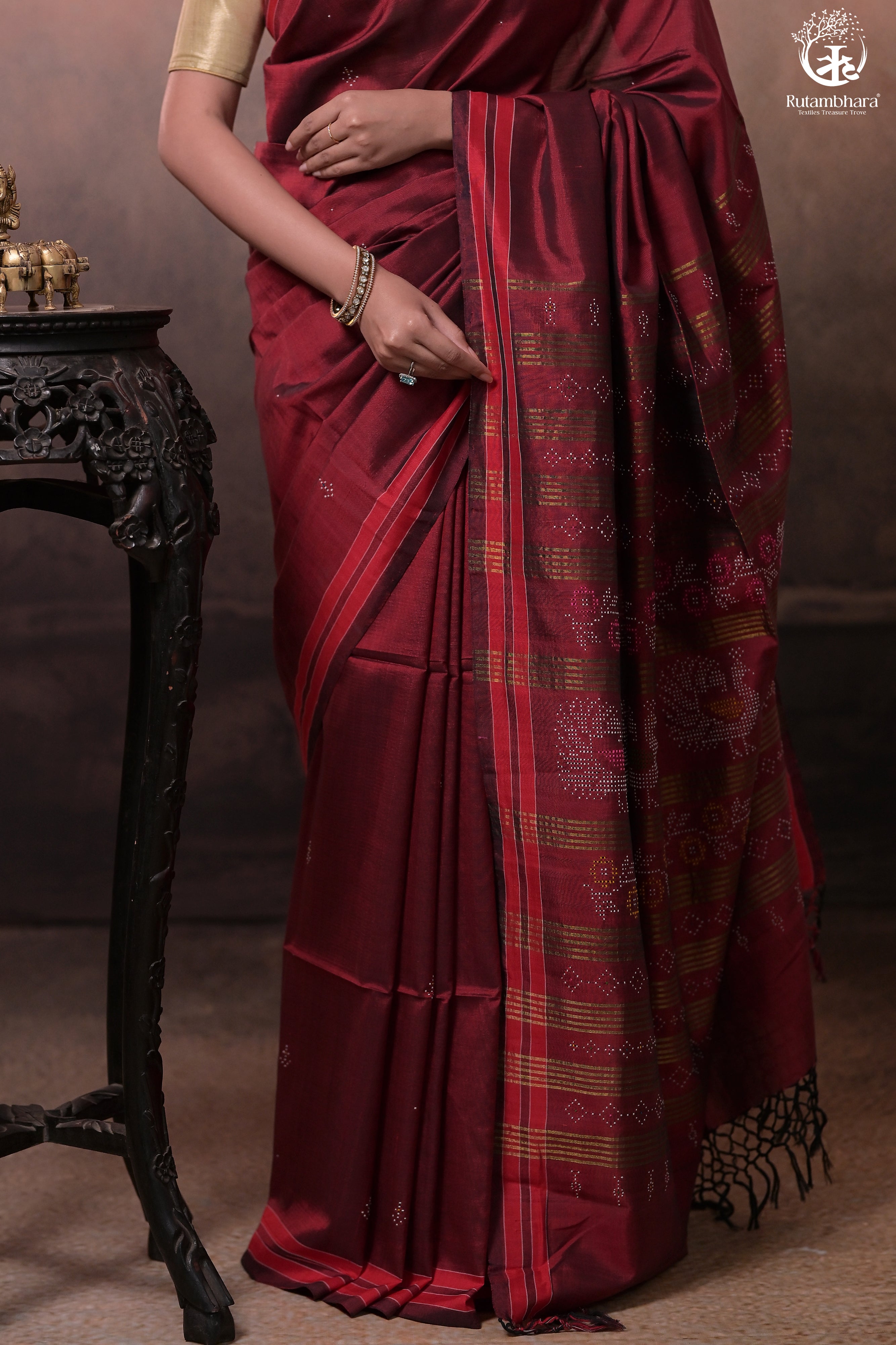 Nuktaa - Red Maroon Exquisite Handwoven Tangaliya Saree With Red Selvedge And Elaborate Pallu