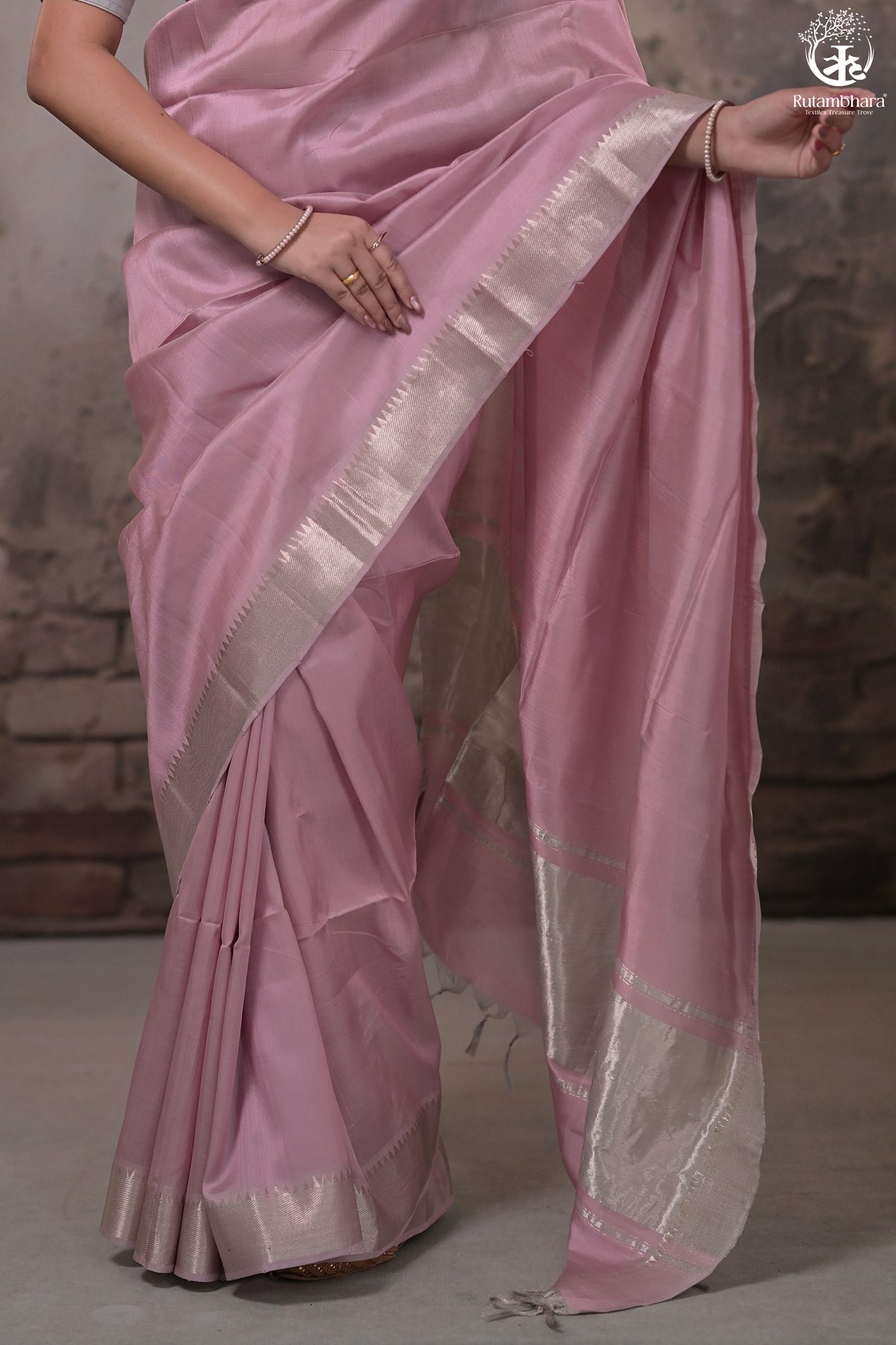 BHADRA - PASTEL MAUVE PLAIN HANDWOVEN SILK SAREE WITH SILVER ZARI BORDER