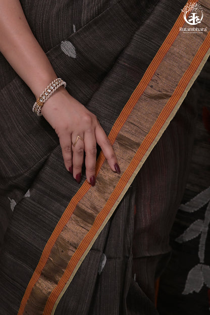 Black Handwoven Jamdani Muslin Matka Silk Saree-Rutambhara-RUTAMBHARA