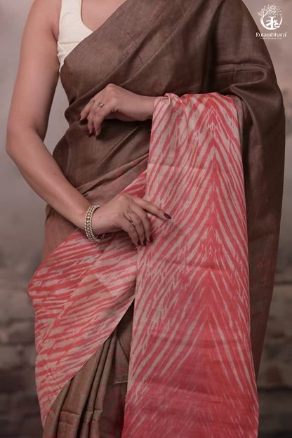 Dhanak - Brown Carrot Red Arashi Shibori Saree In Tussar Silk-Rutambhara-RUTAMBHARA