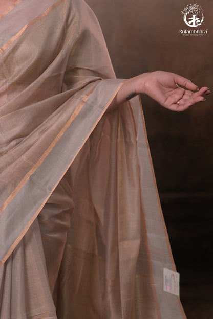 Swarvi - Pastel Beige Two Taar Chanderi Tissue Saree with Powder Blue Selvedge-RUTAMBHARA -RUTAMBHARA