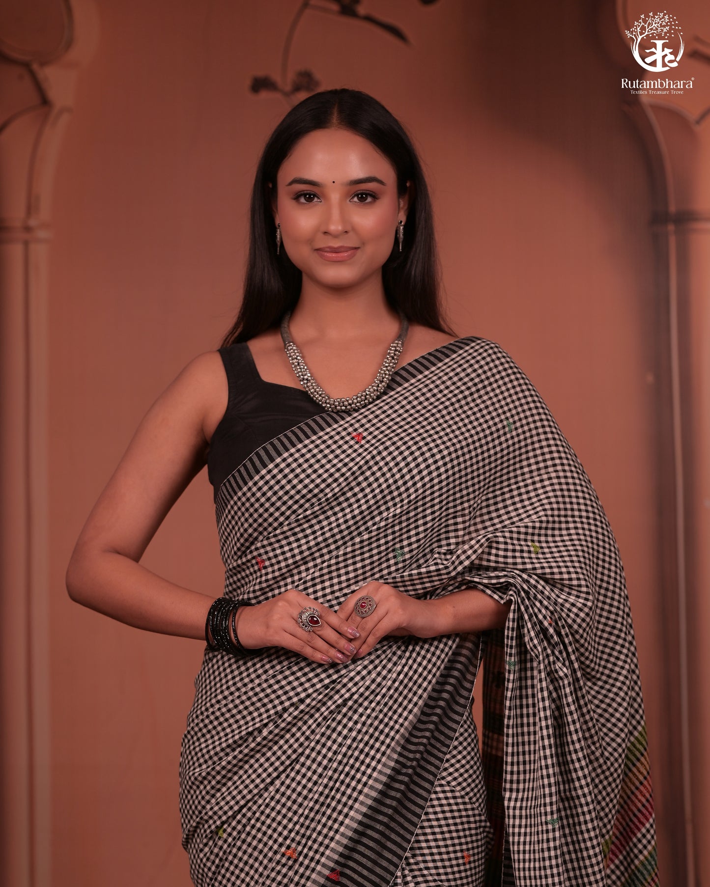JESAAL - Classic Black And White Checks Saree With Handwoven Kuchhi Pallu
