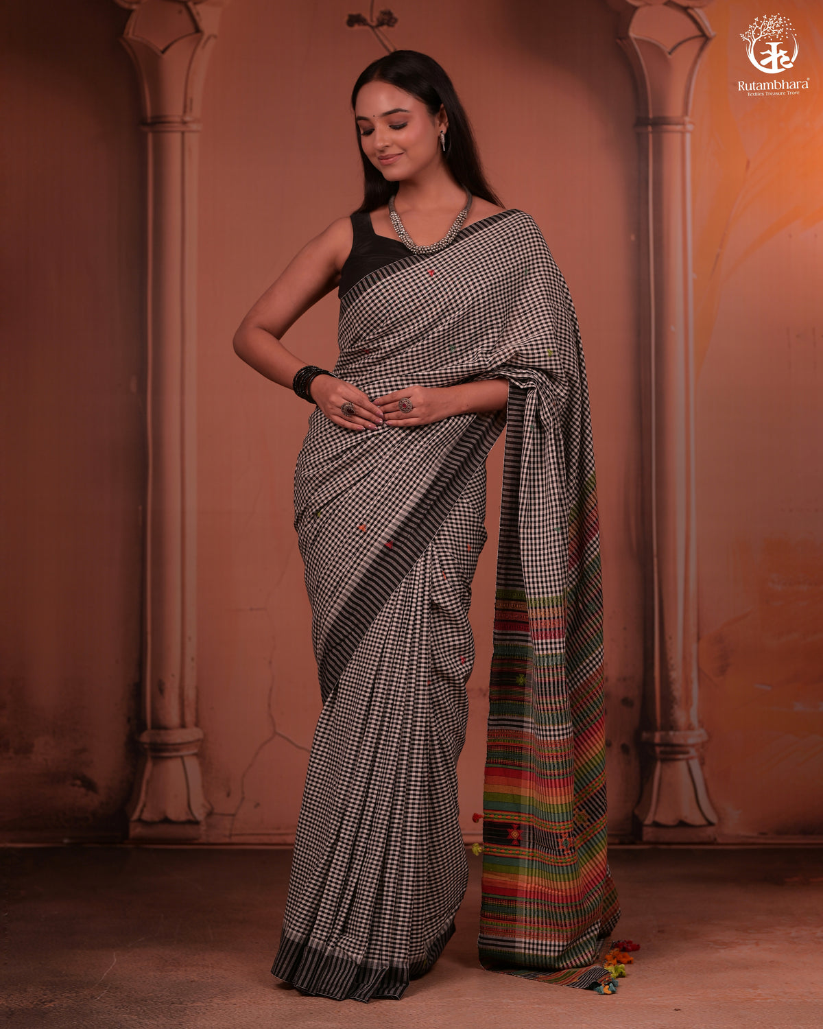 JESAAL - Classic Black And White Checks Saree With Handwoven Kuchhi Pallu