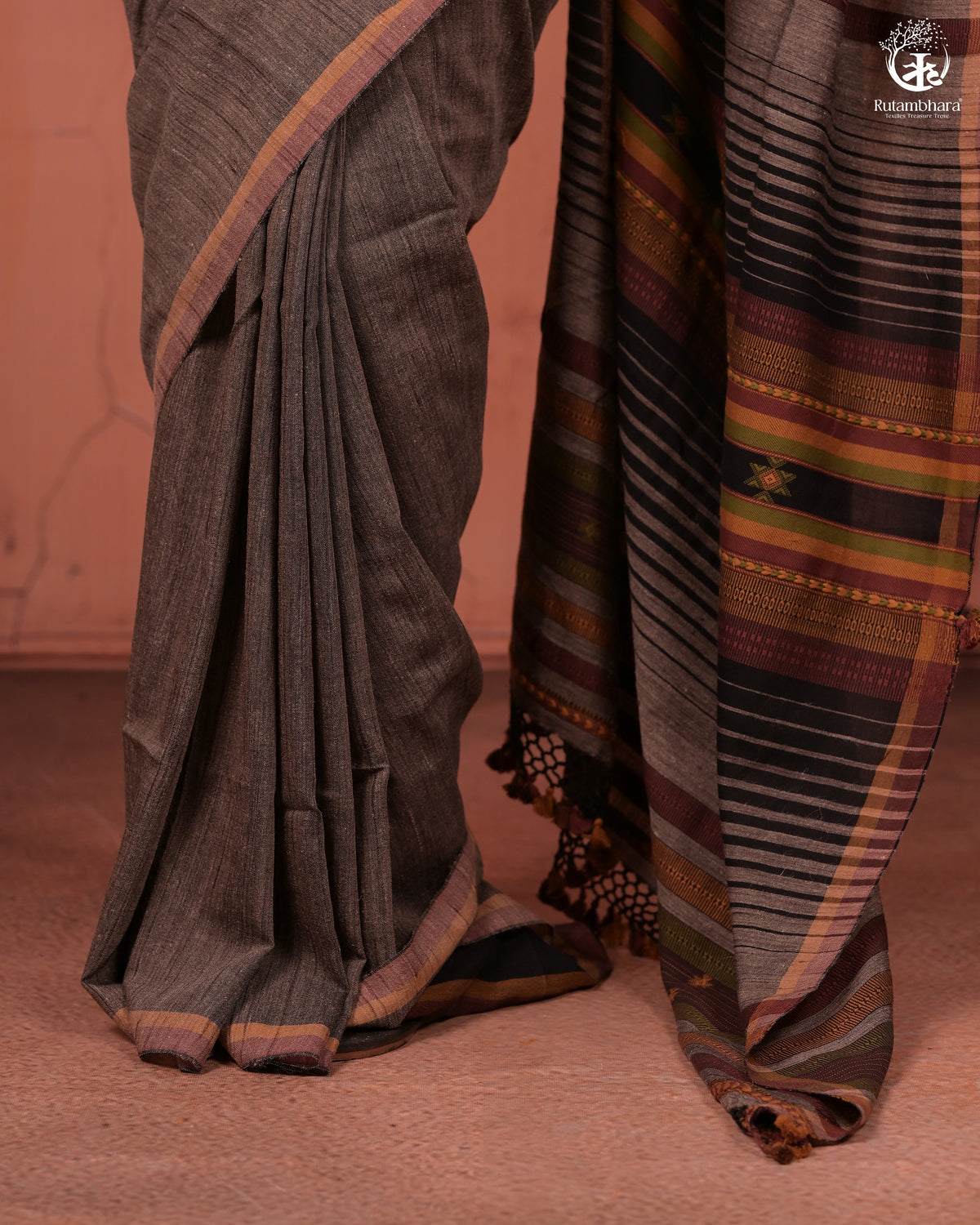 JESAAL - Elegant Grey Cotton By Katiya Silk Saree With Traditional Kutchhi Weave