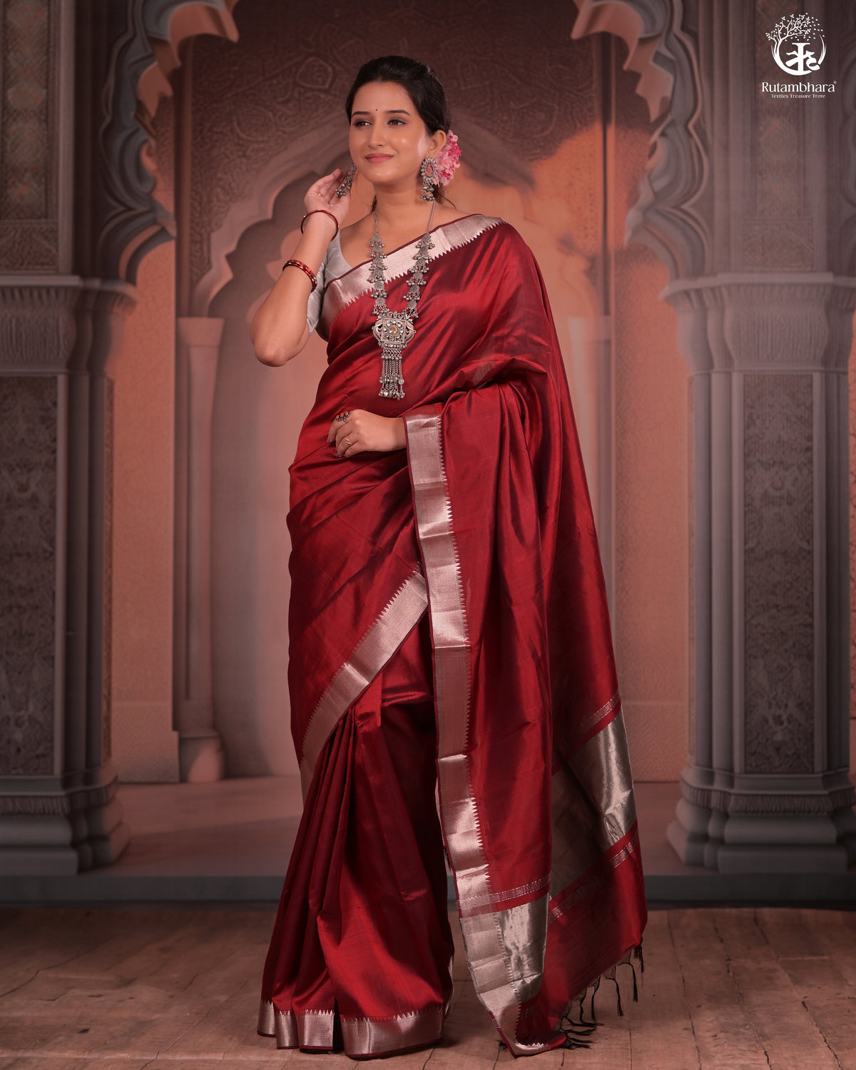 BHADRA - Elegant Mangalgiri Silk Saree with Lustrous Zari Detailing