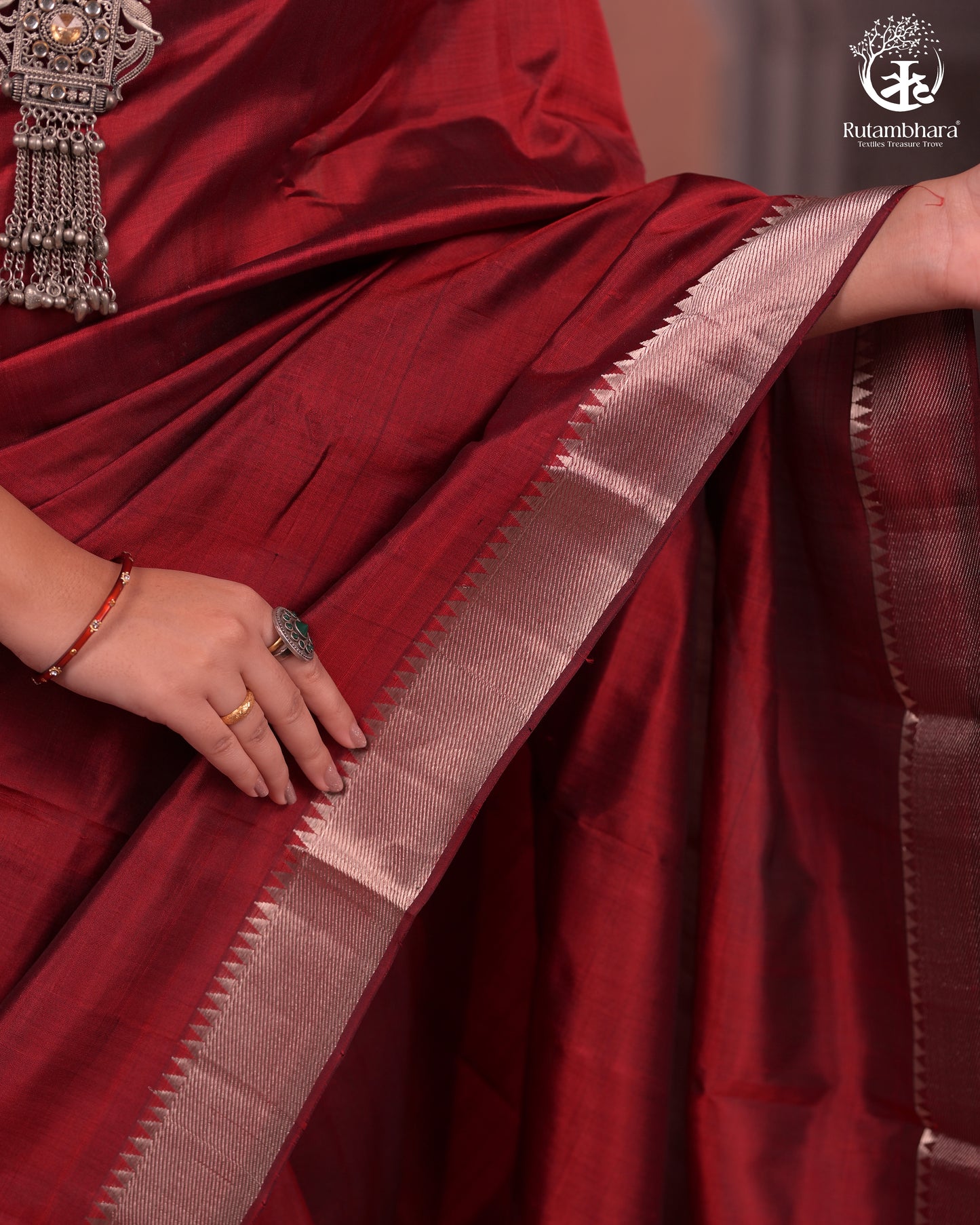 BHADRA - Elegant Mangalgiri Silk Saree with Lustrous Zari Detailing