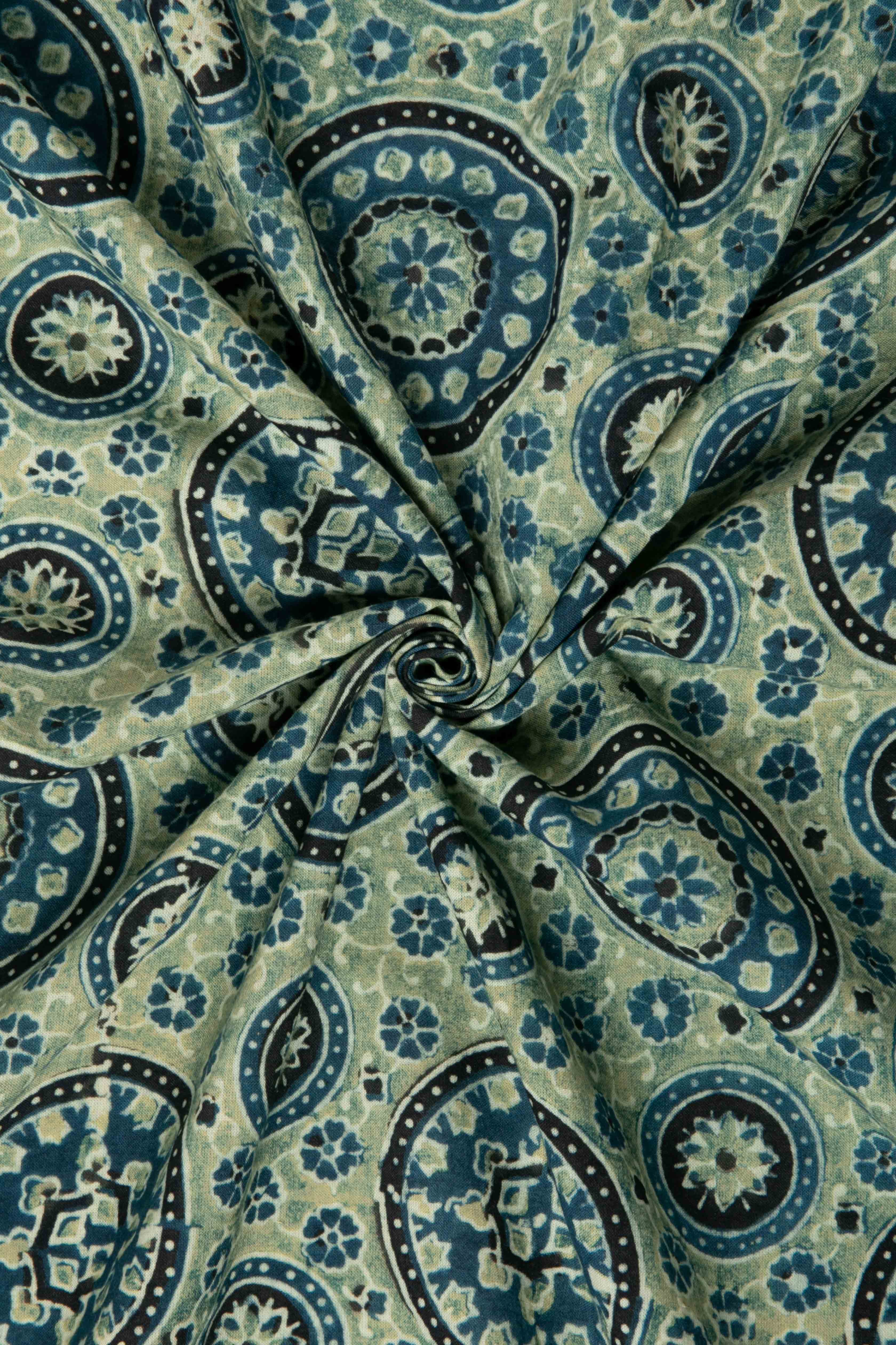 SIYAHI - AJRAKH COTTON FABRIC WITH SYMMETRICAL PATTERN