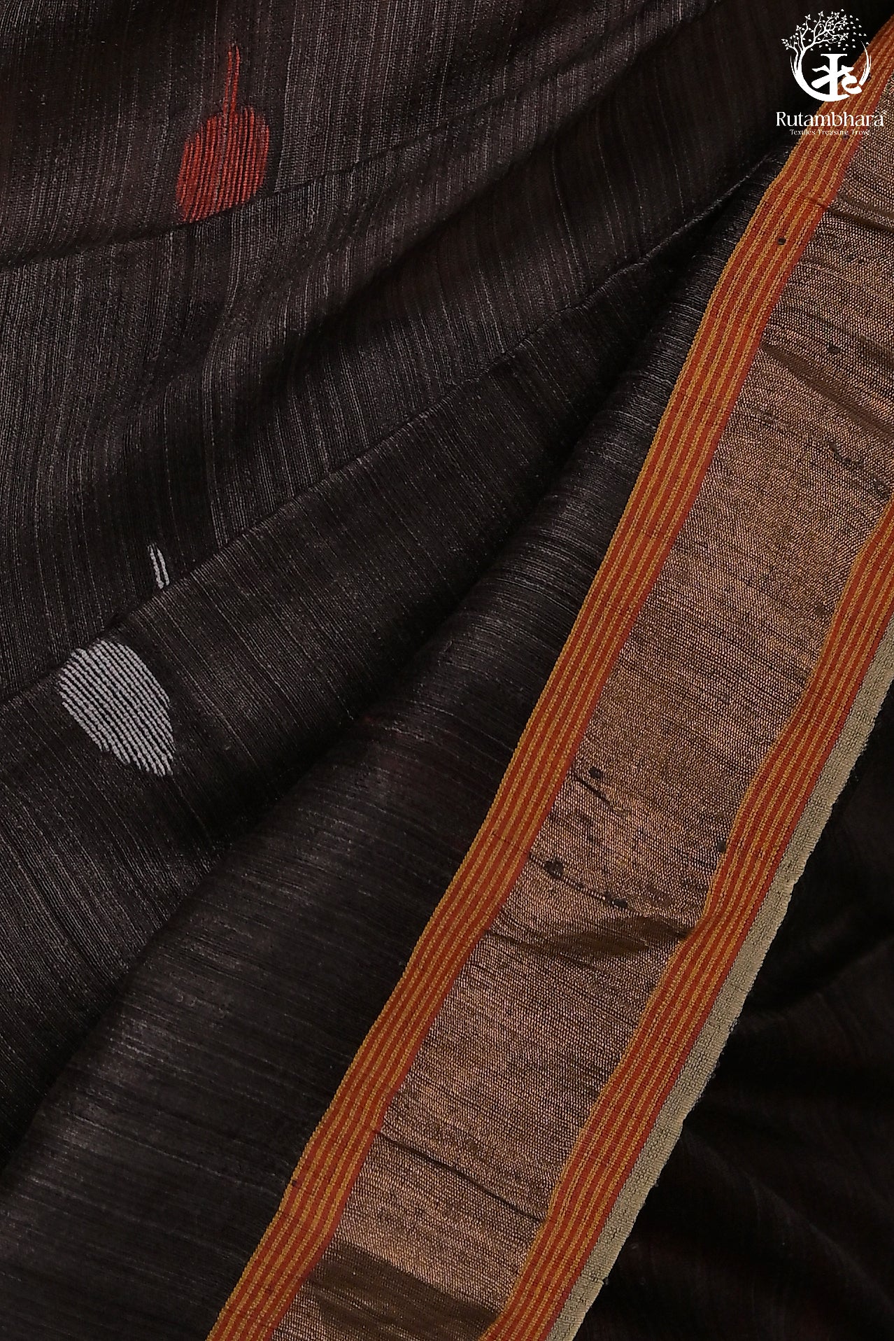 Black Handwoven Jamdani Muslin Matka Silk Saree-Rutambhara-RUTAMBHARA